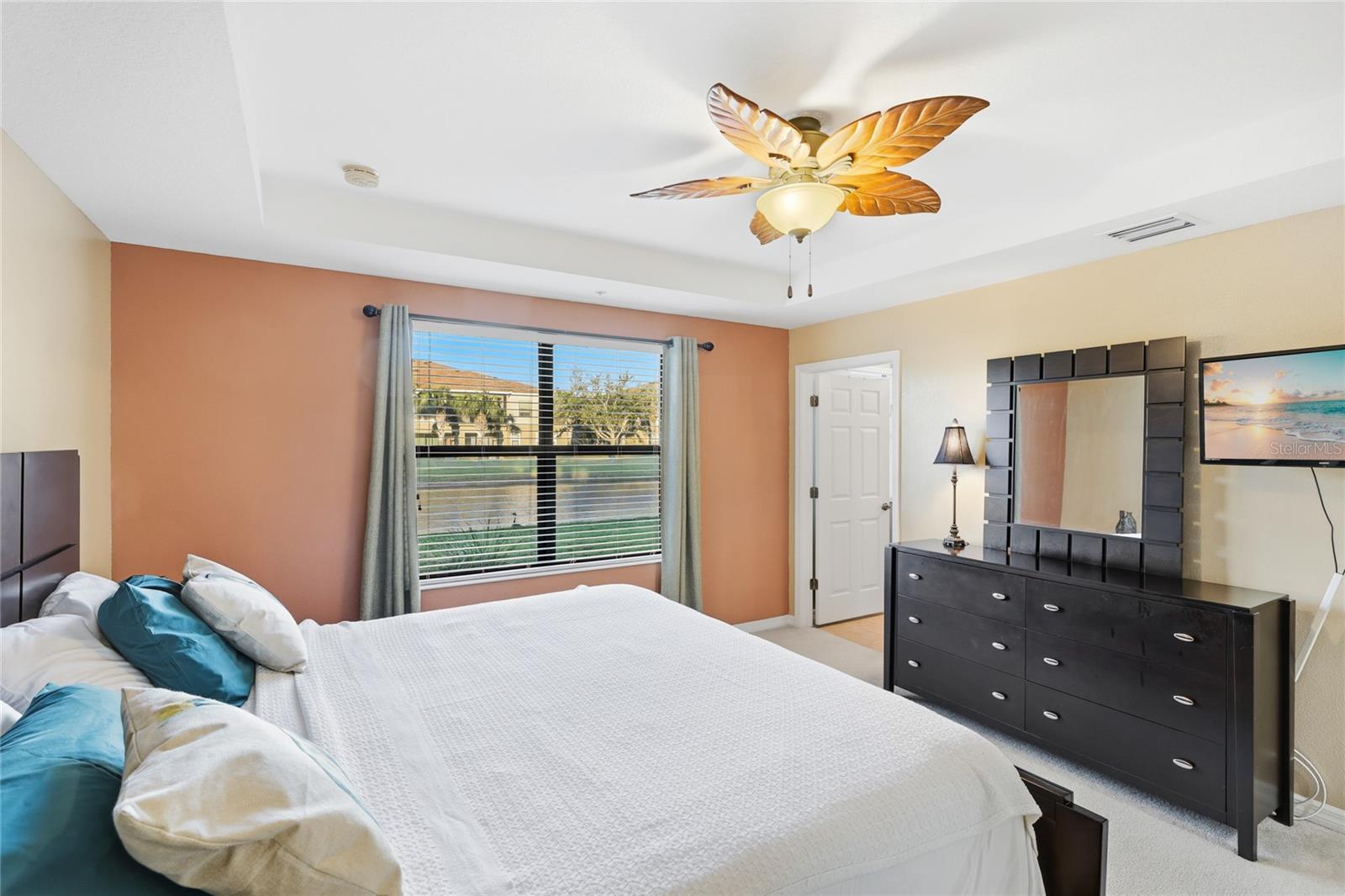 Image 13 of 37 For 4044 Overture Circle 480