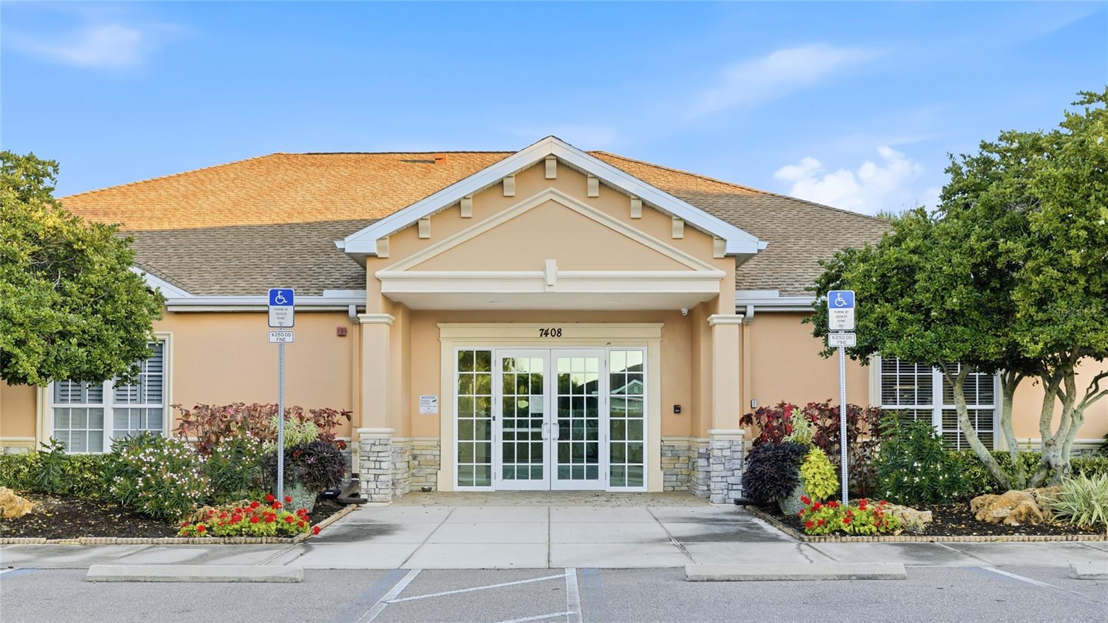 Image 28 of 37 For 4044 Overture Circle 480