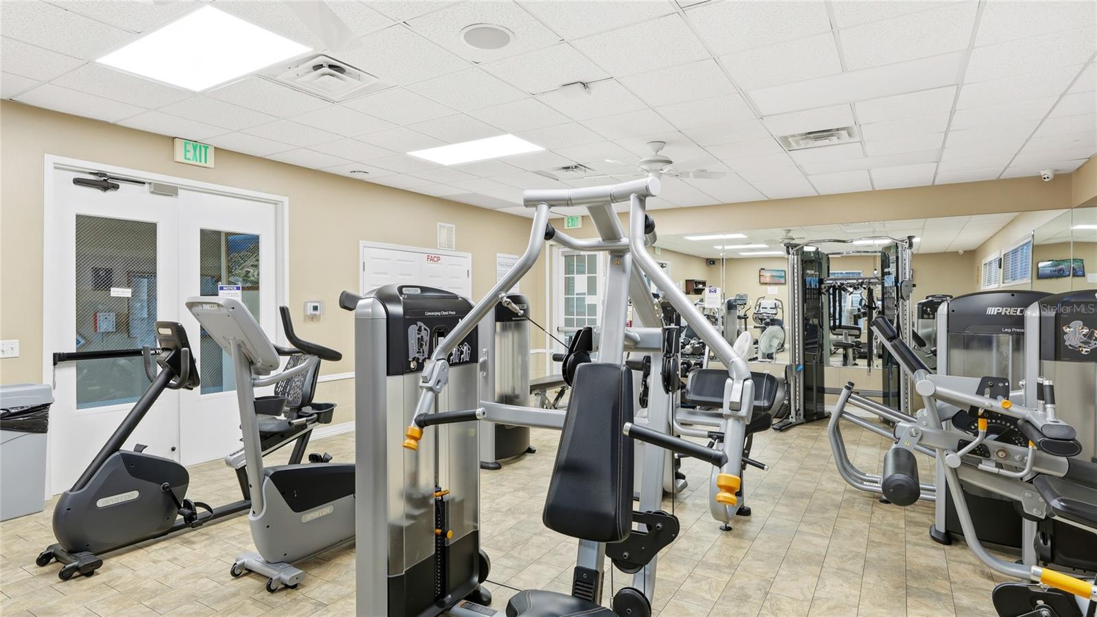 Image 32 of 37 For 4044 Overture Circle 480