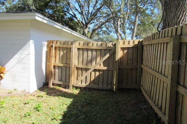 Image 18 of 20 For 850 Lindenwood Circle E