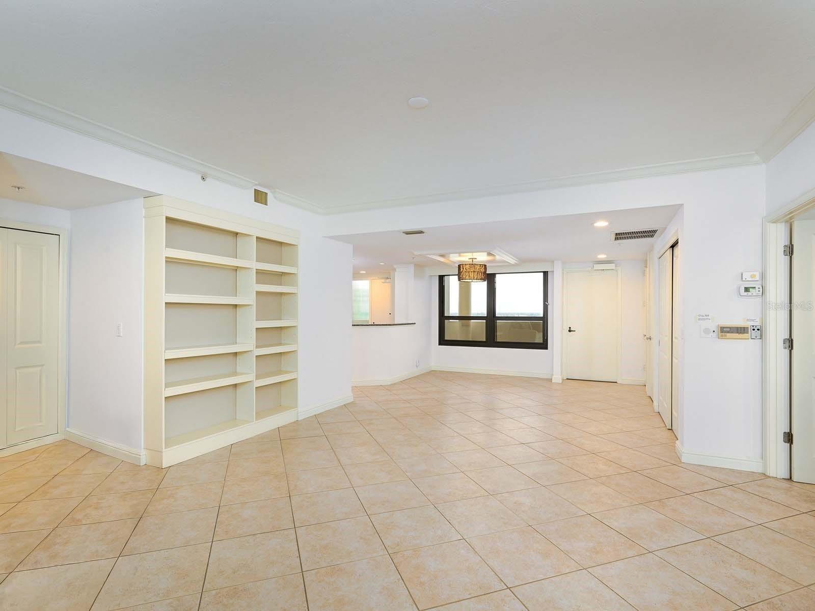 Image 11 of 92 For 1255 Gulfstream Avenue 1106