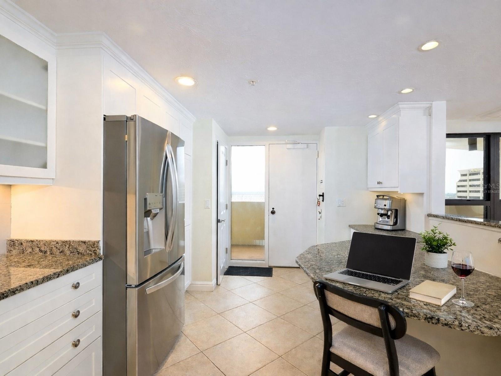 Image 18 of 92 For 1255 Gulfstream Avenue 1106