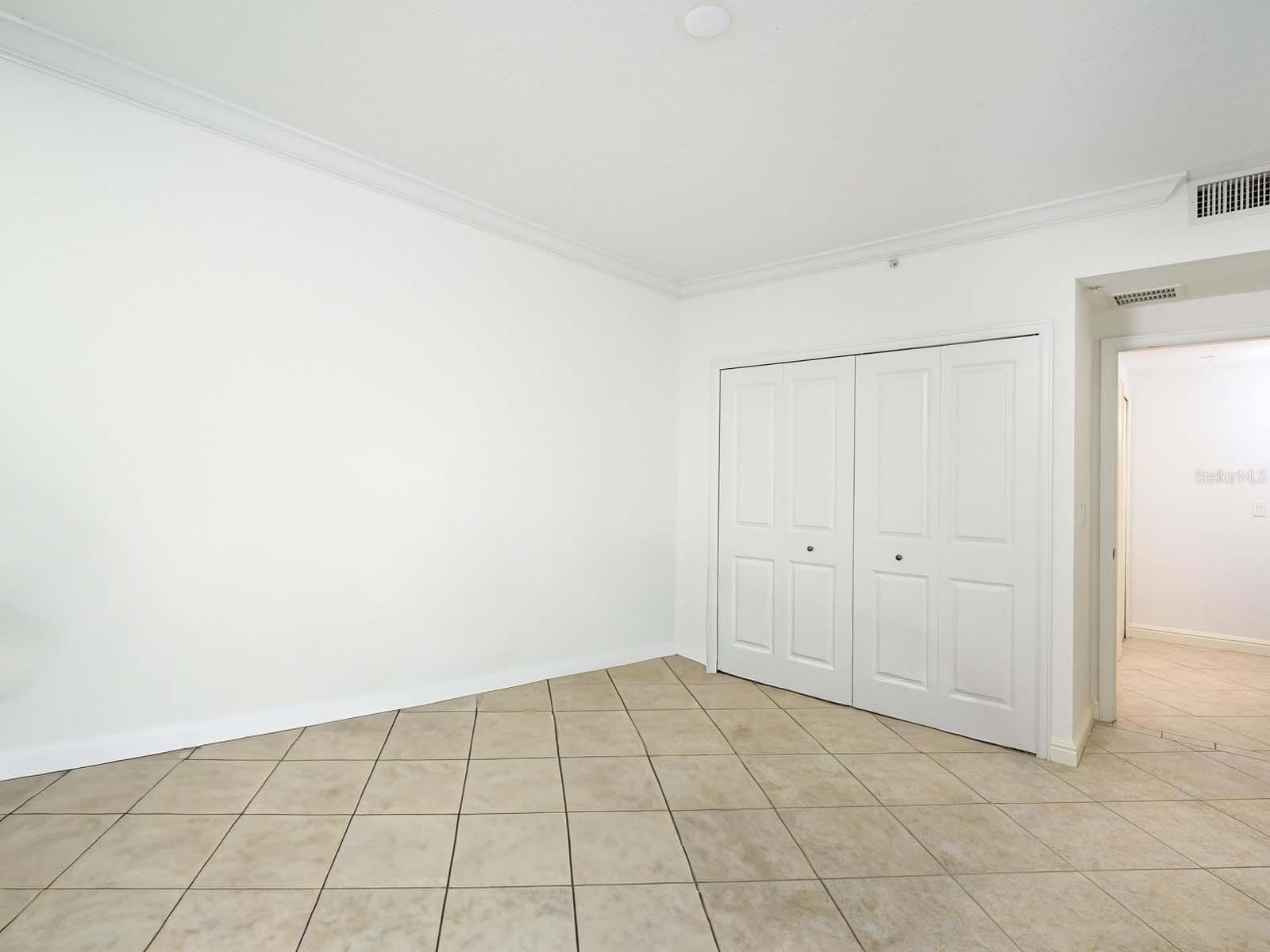 Image 23 of 92 For 1255 Gulfstream Avenue 1106