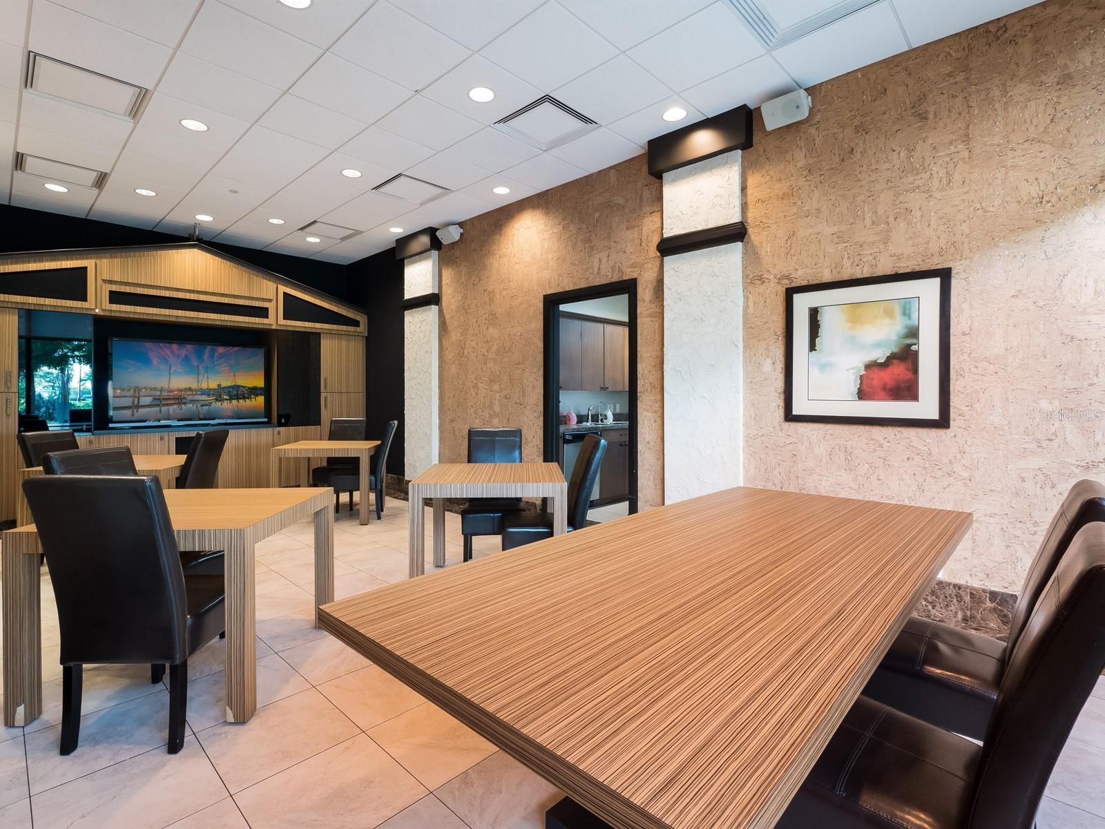 Image 61 of 92 For 1255 Gulfstream Avenue 1106