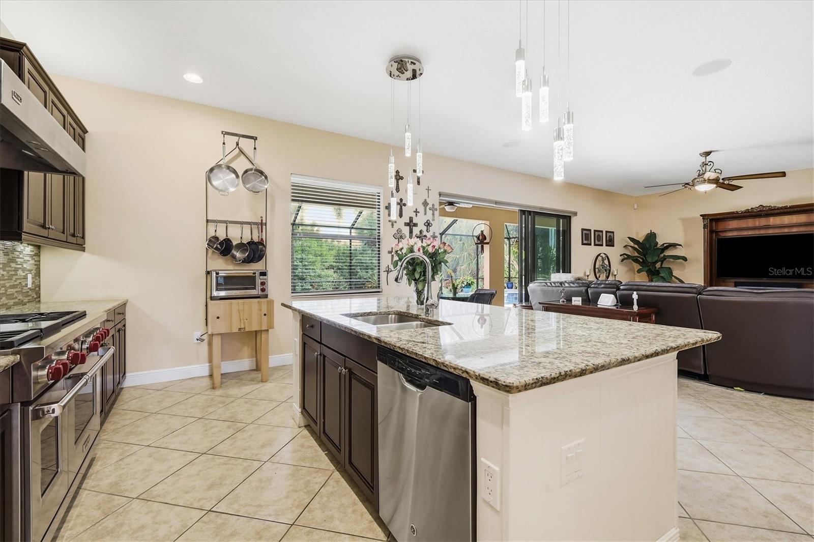 Image 13 of 63 For 707 Dogwood Run