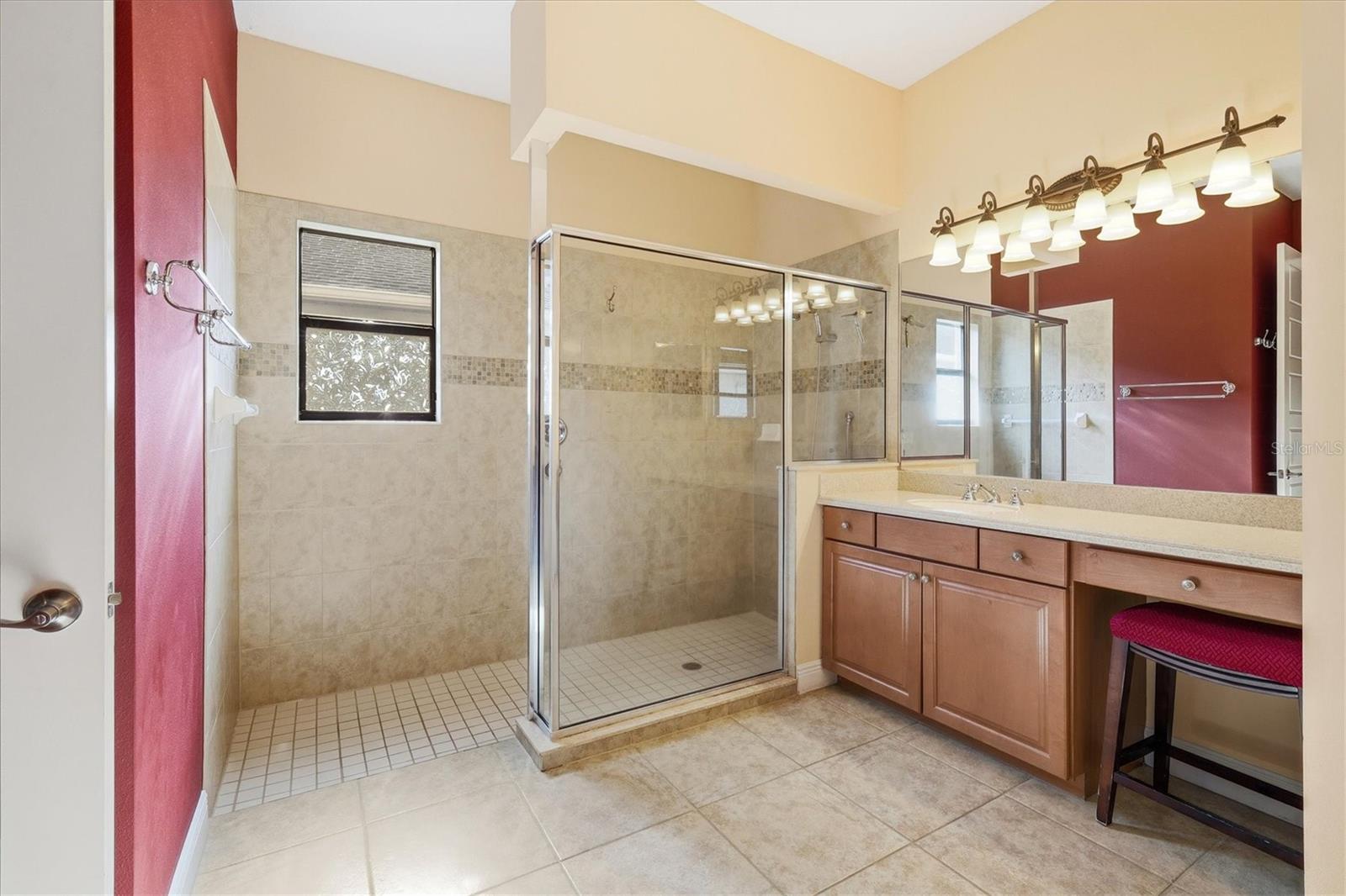 Image 17 of 63 For 707 Dogwood Run