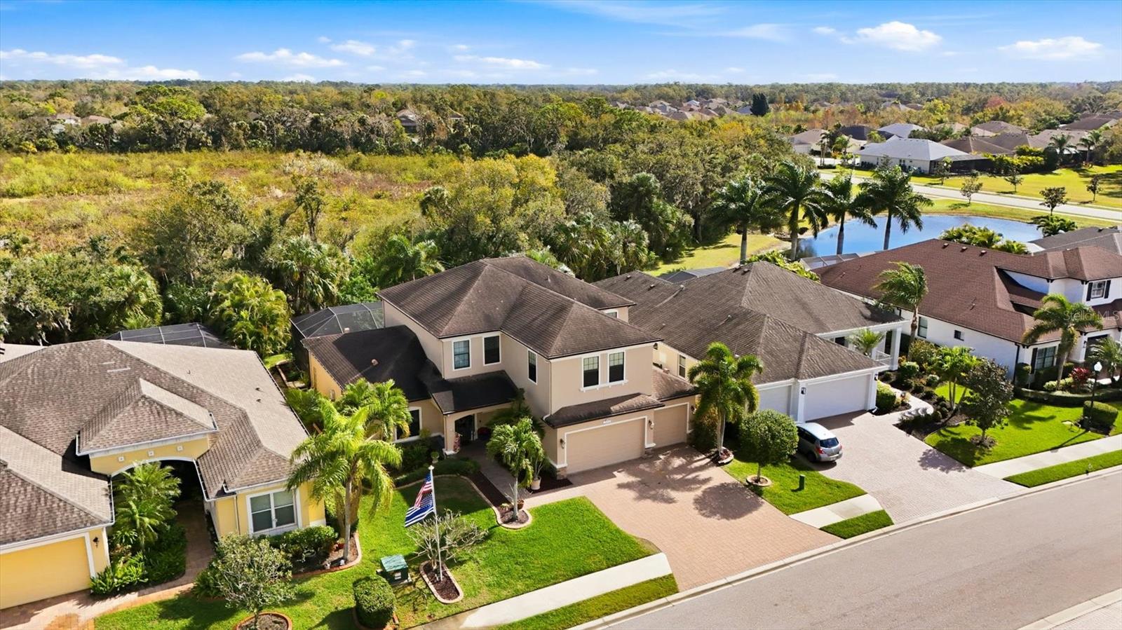 Image 4 of 63 For 707 Dogwood Run