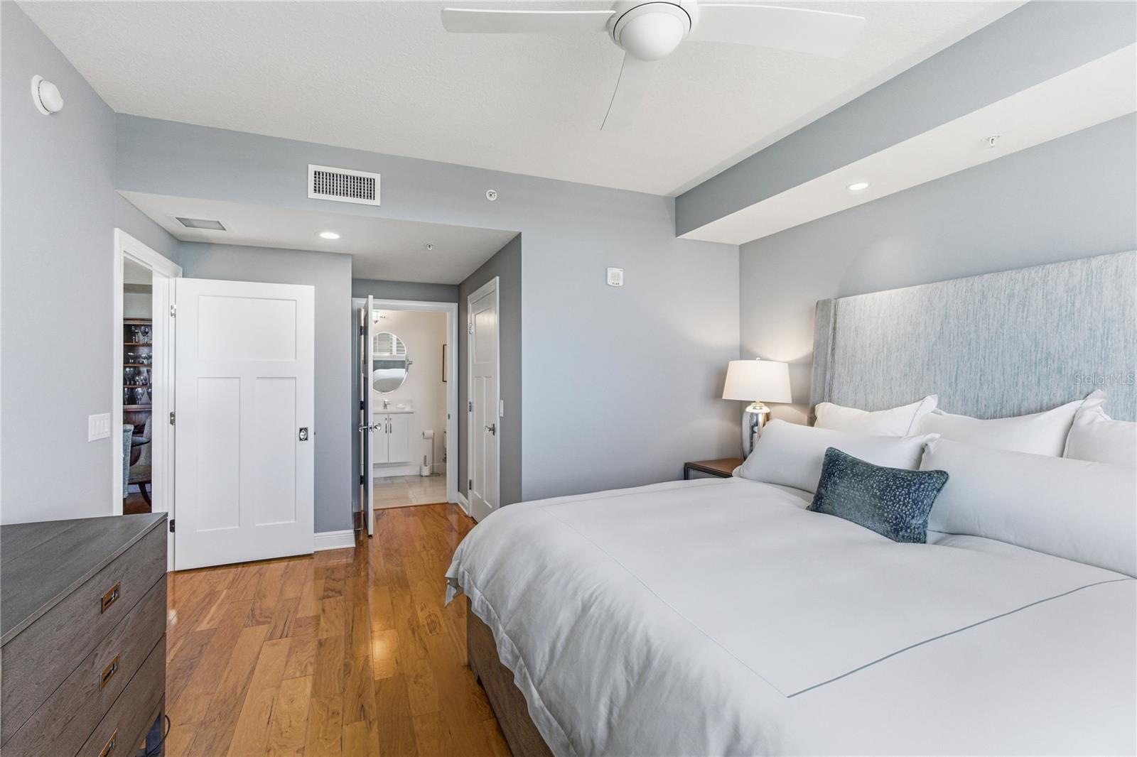 Image 25 of 60 For 800 Tamiami Trail 1203