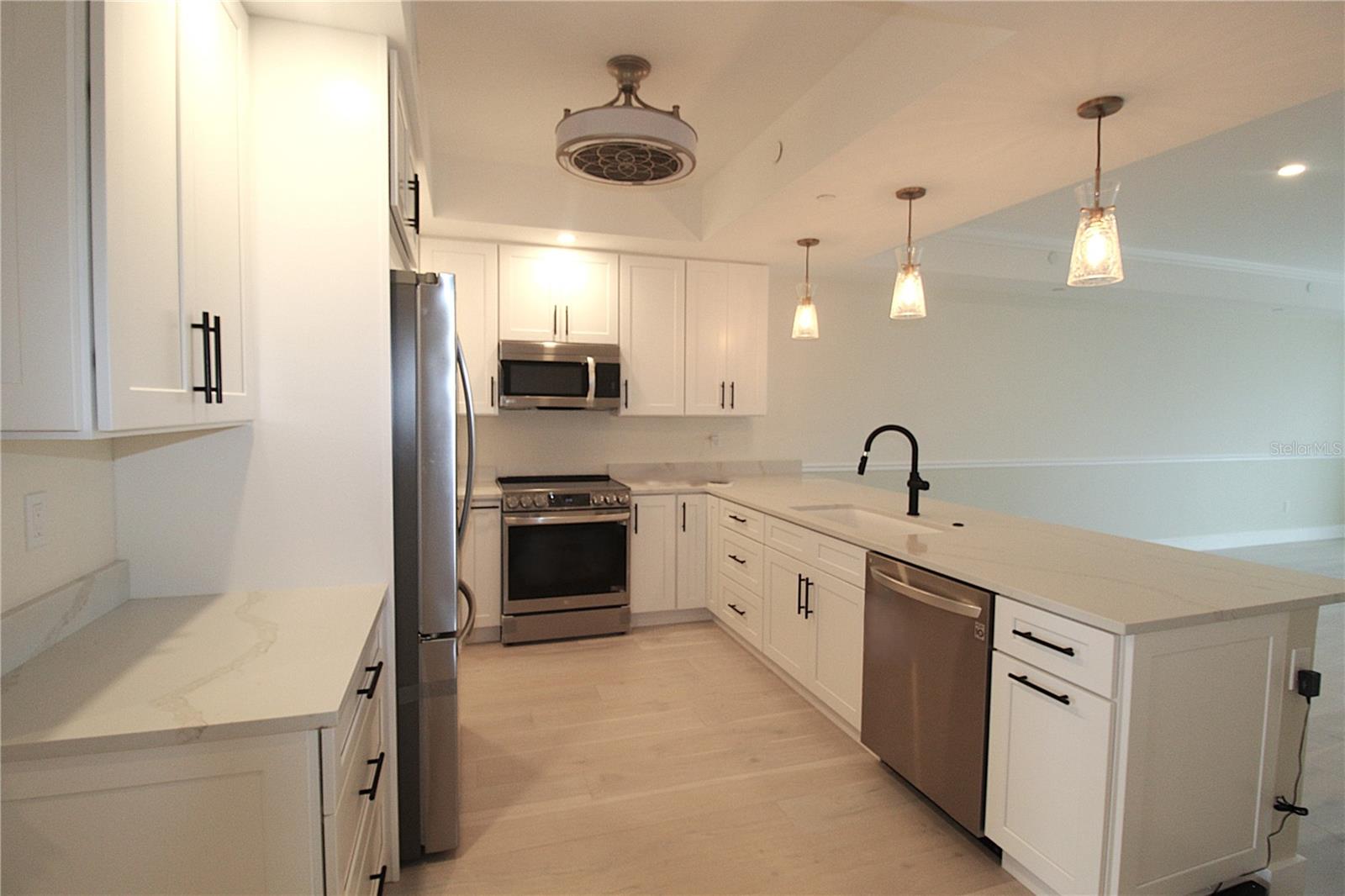 Image 4 of 32 For 280 Hidden Bay Drive 202