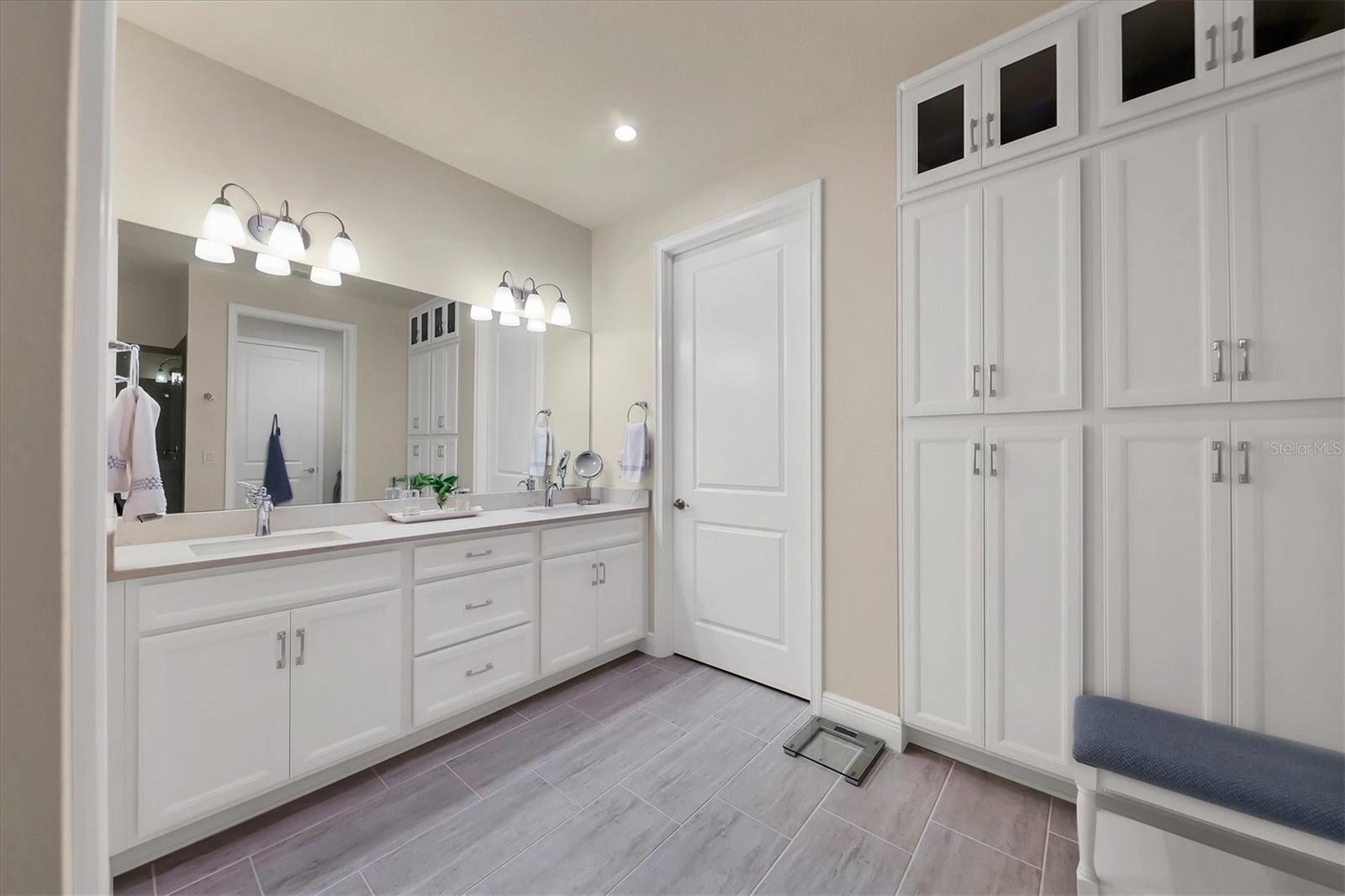 Image 18 of 37 For 5099 Flag Street