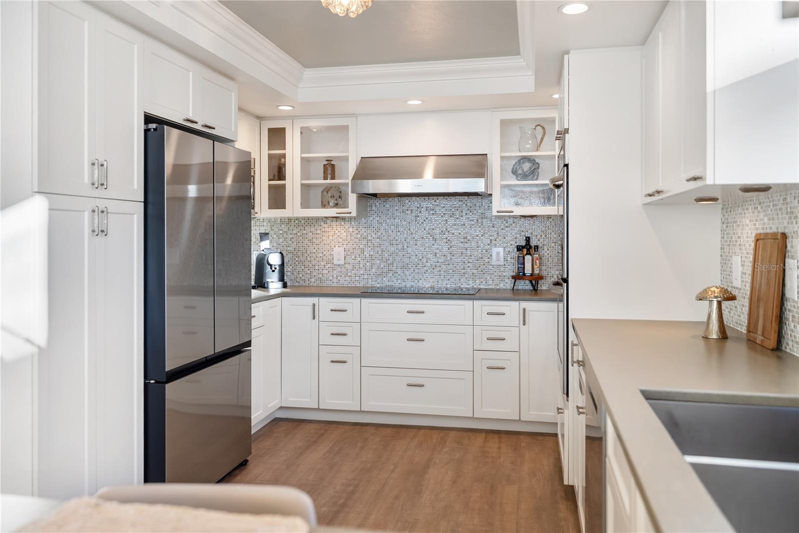 Listing photo id 8 for 101 Sunset Drive 402