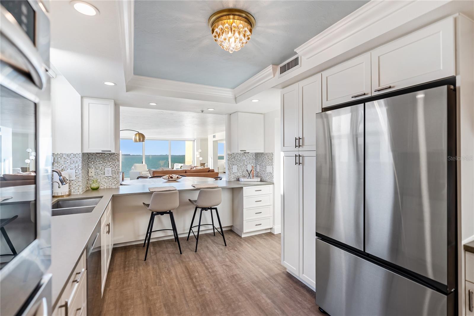 Listing photo id 12 for 101 Sunset Drive 402