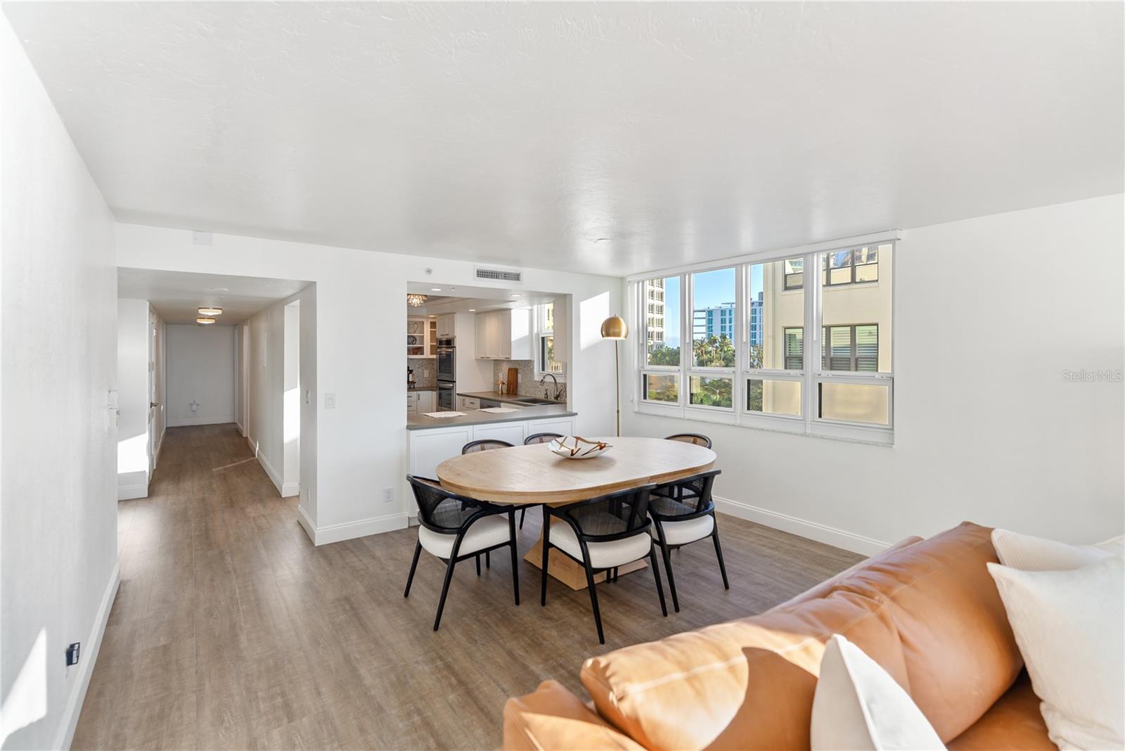 Listing photo id 14 for 101 Sunset Drive 402