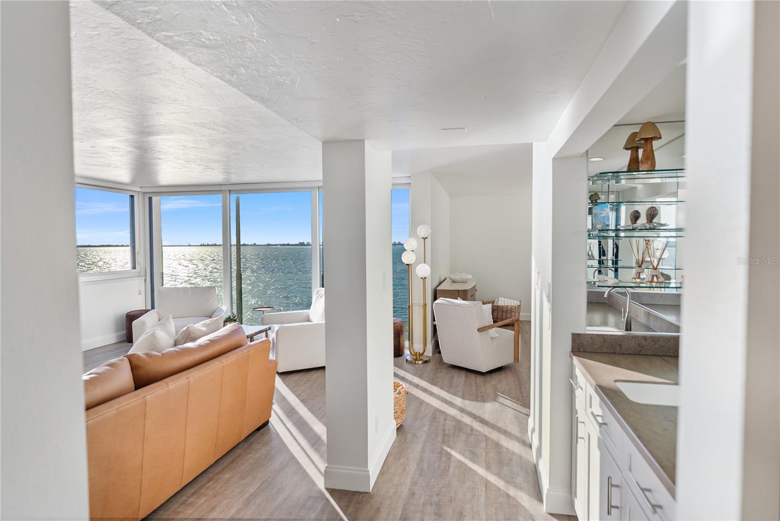 Listing photo id 17 for 101 Sunset Drive 402