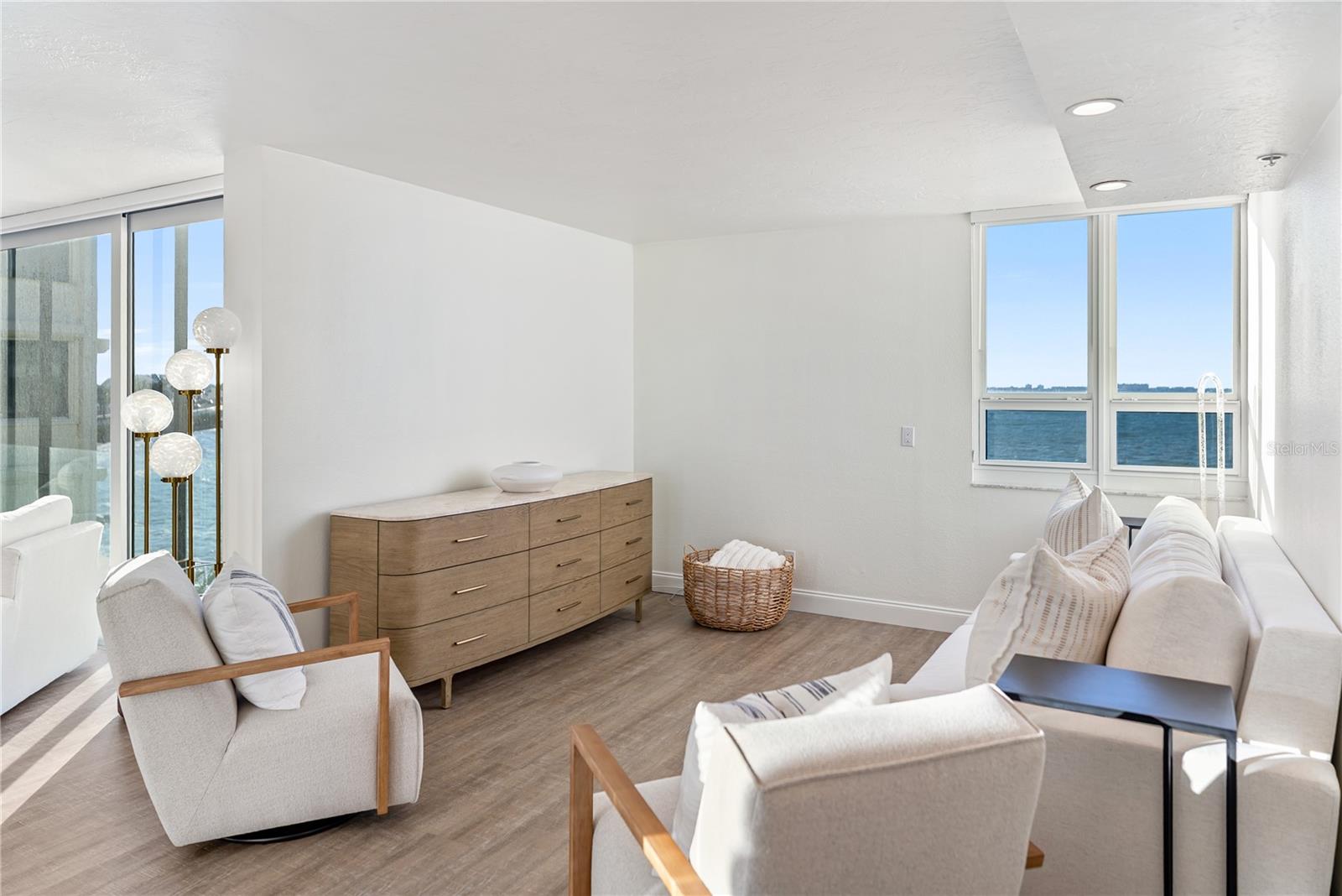 Listing photo id 18 for 101 Sunset Drive 402