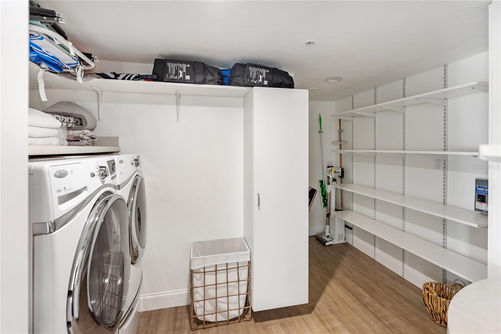 Listing photo id 22 for 101 Sunset Drive 402