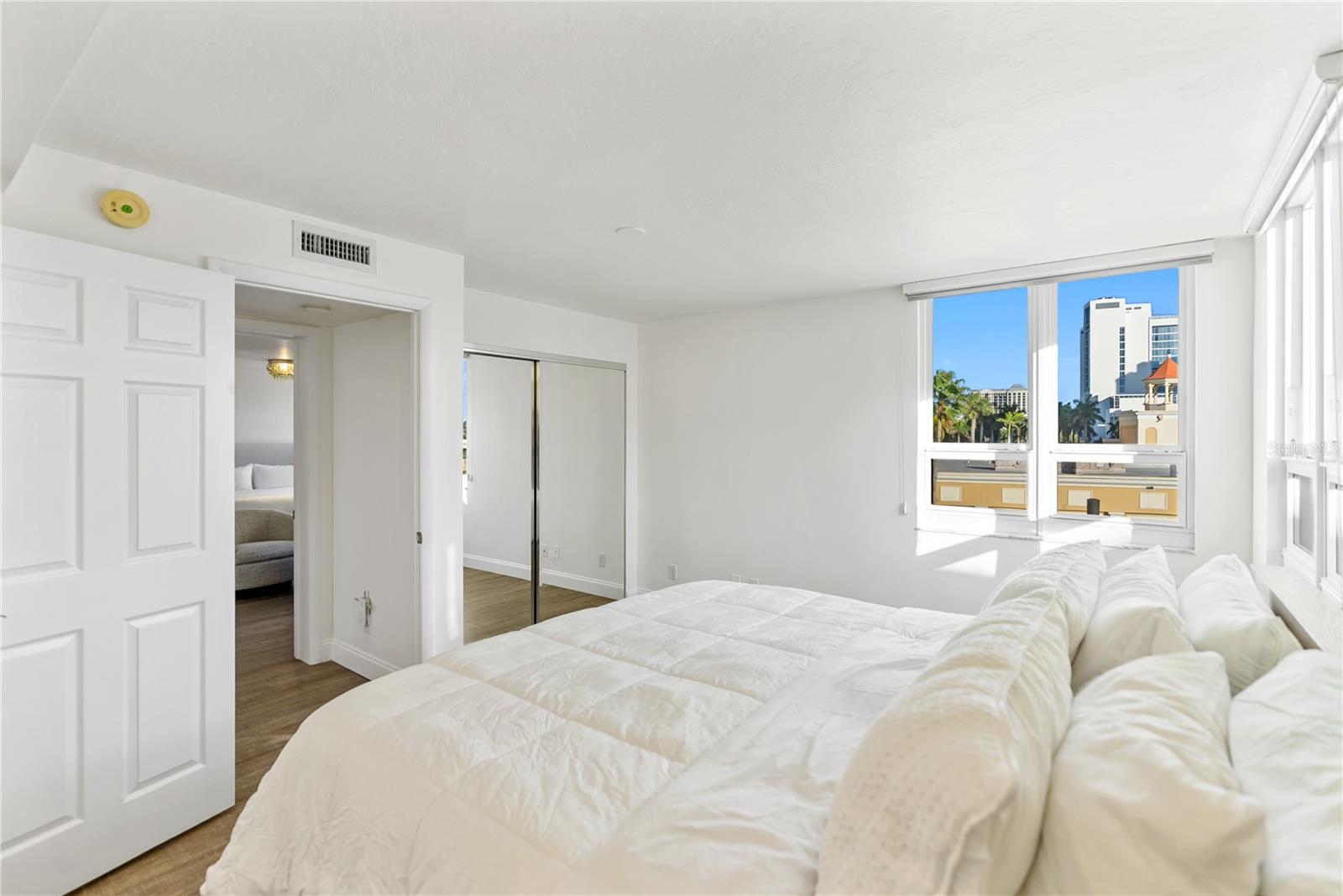 Listing photo id 23 for 101 Sunset Drive 402