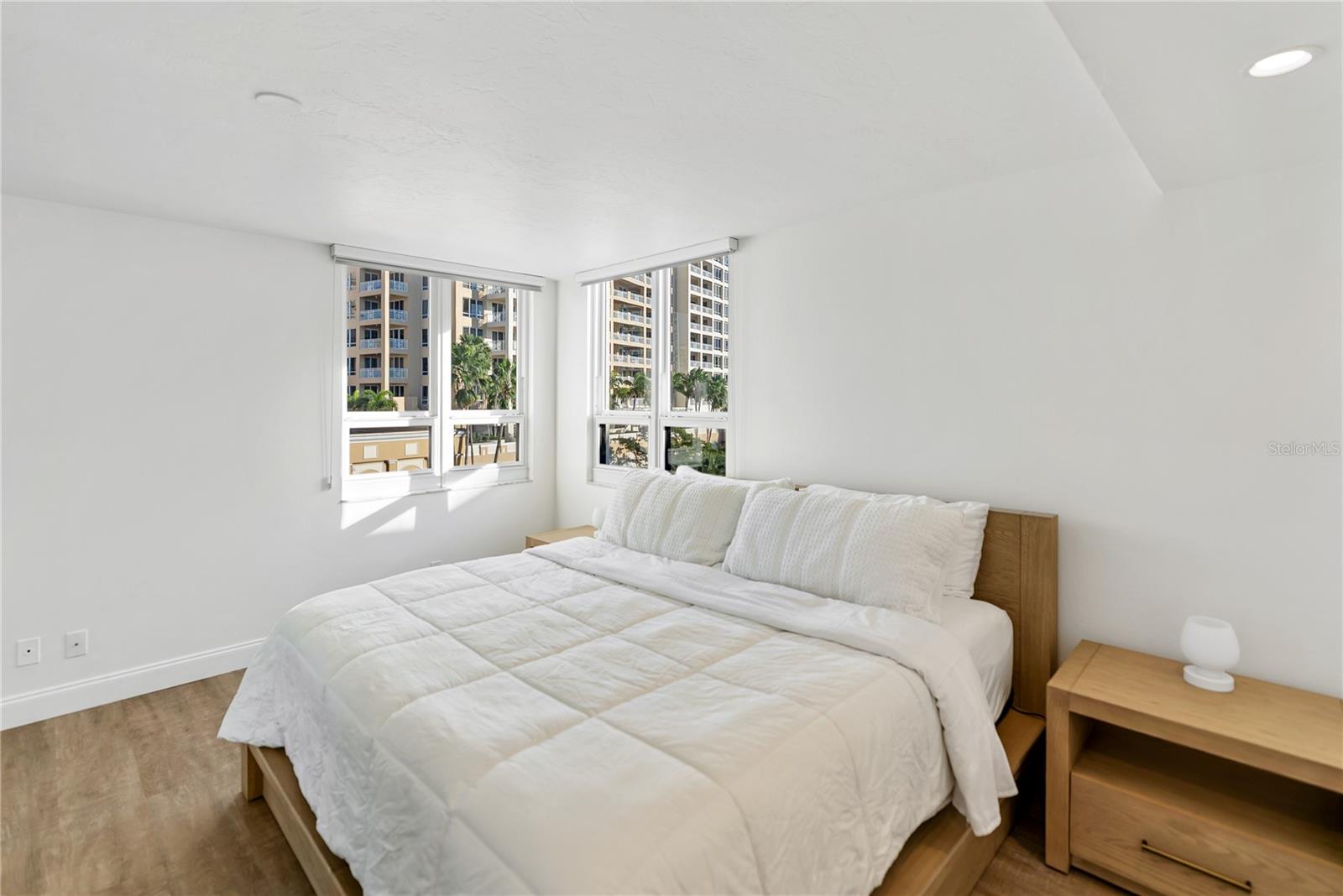 Listing photo id 24 for 101 Sunset Drive 402