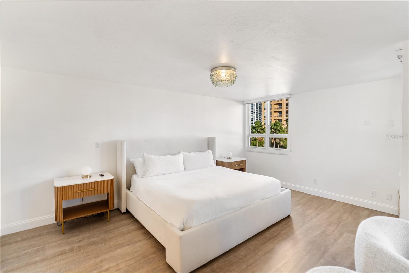 Listing photo id 28 for 101 Sunset Drive 402