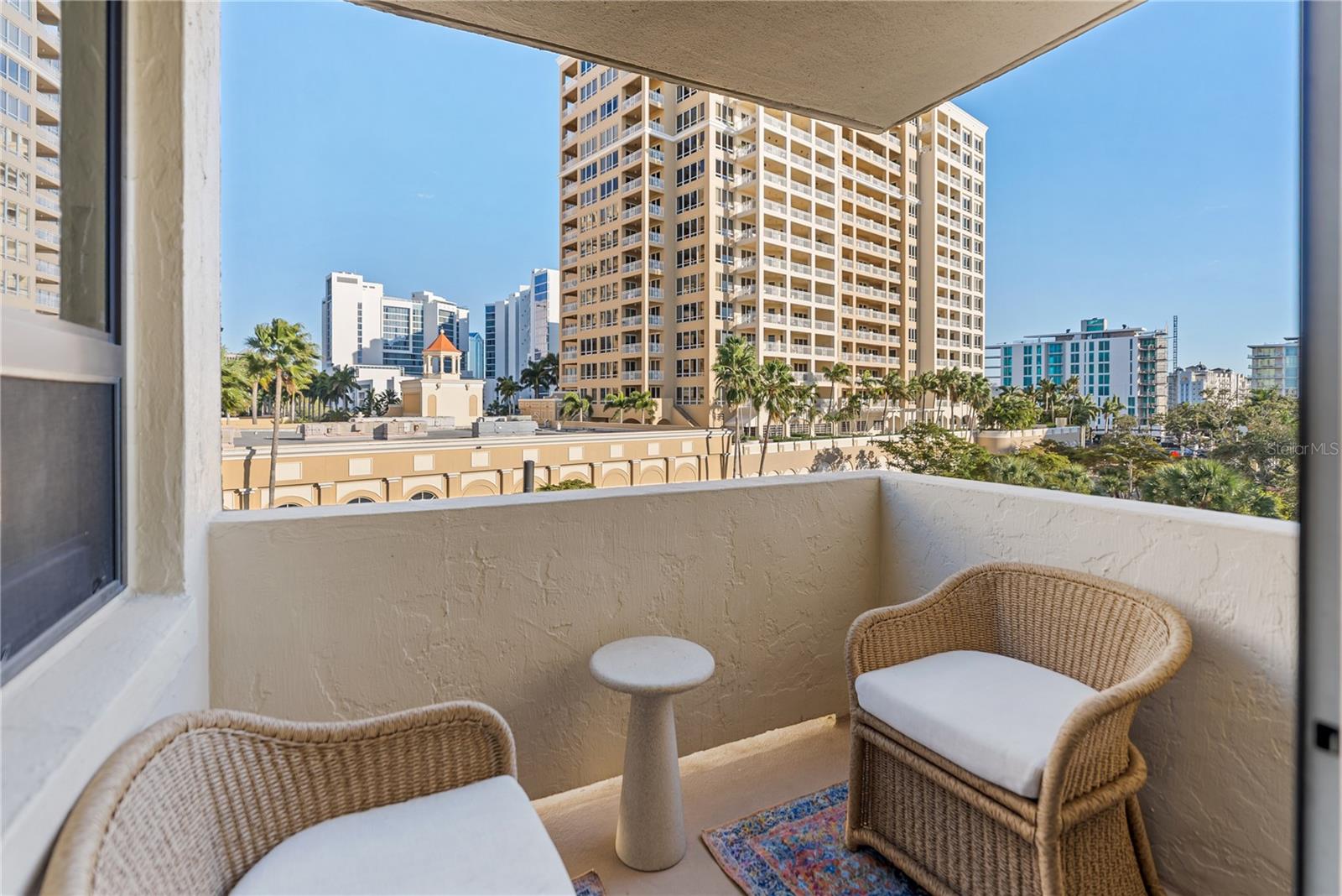 Listing photo id 34 for 101 Sunset Drive 402