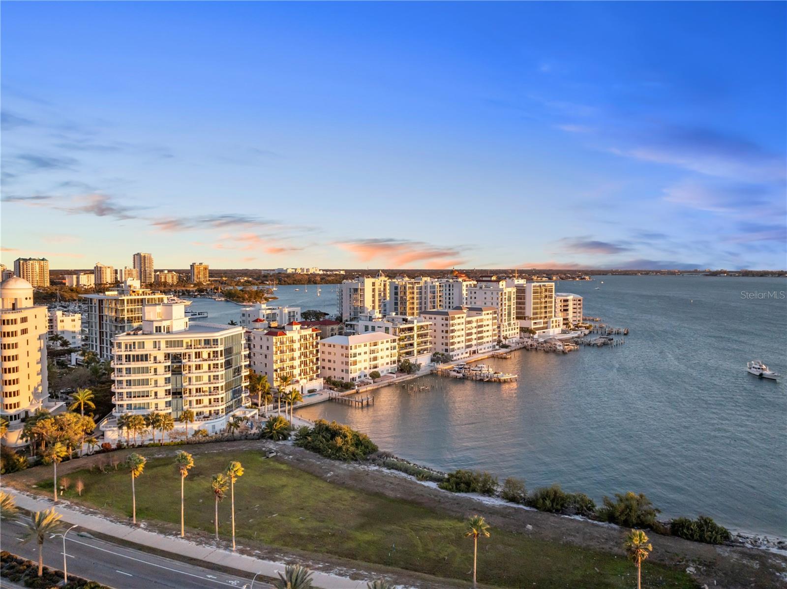 Listing photo id 47 for 101 Sunset Drive 402