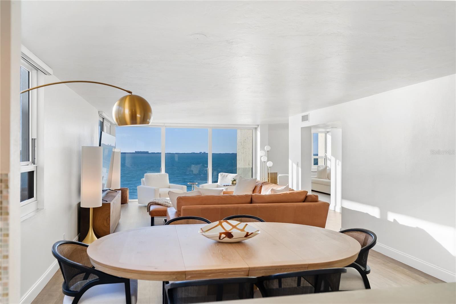 Listing photo id 3 for 101 Sunset Drive 402