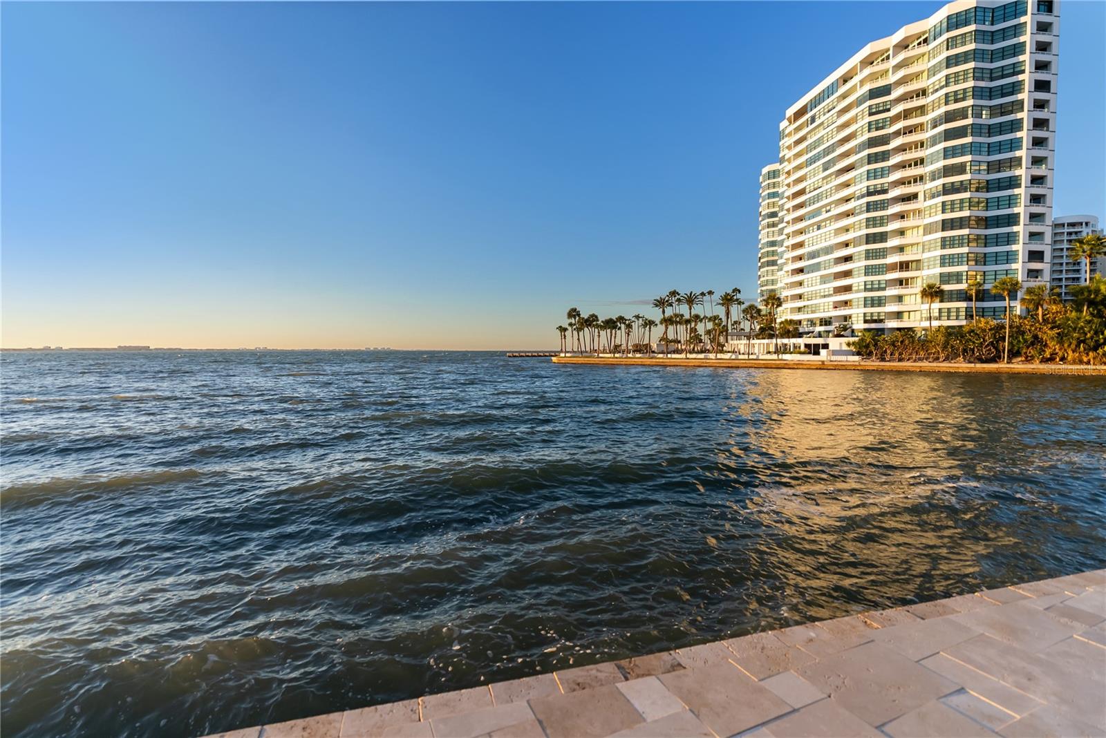 Listing photo id 53 for 101 Sunset Drive 402