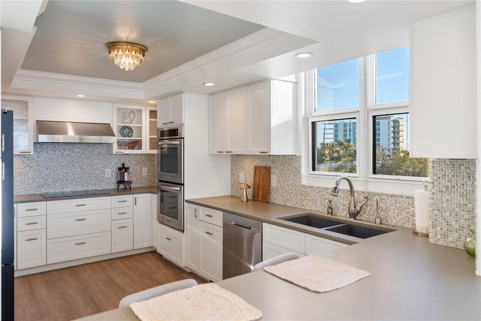 Listing photo id 6 for 101 Sunset Drive 402