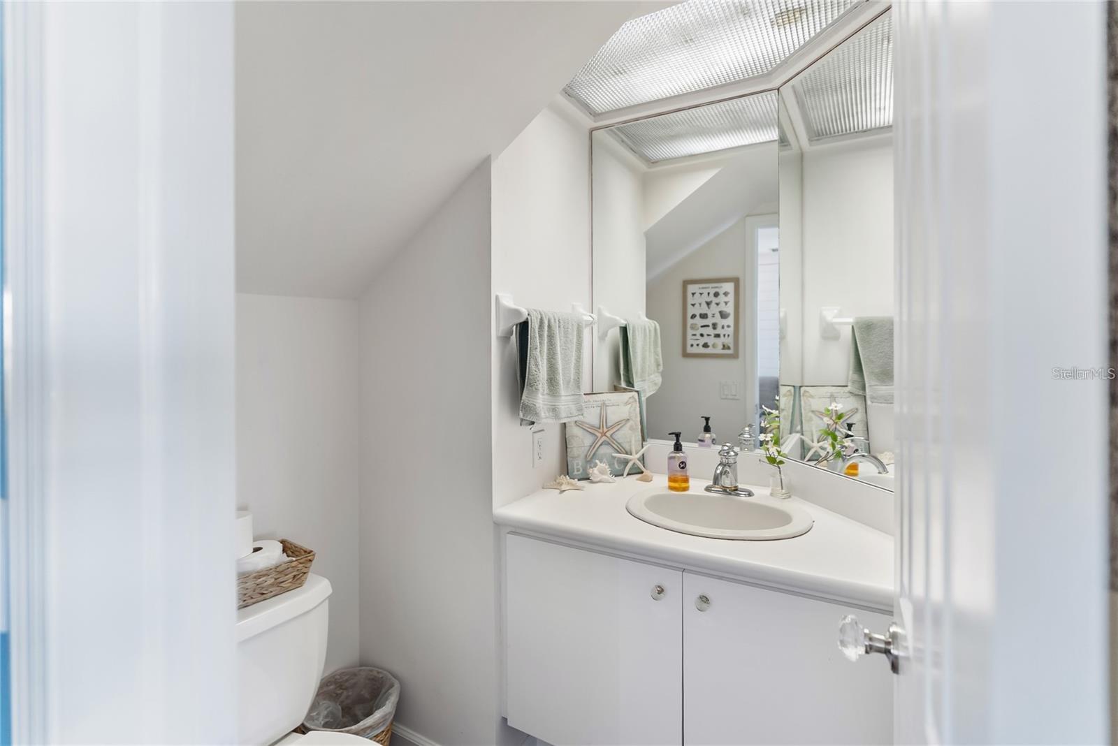 Image 21 of 33 For 861 Nectar Road