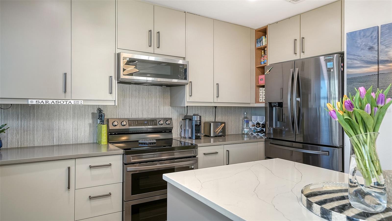 Listing photo id 13 for 37 Sunset Drive 44