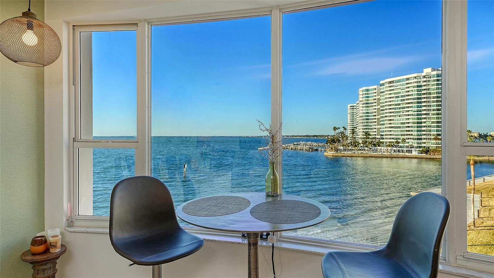 Listing photo id 15 for 37 Sunset Drive 44