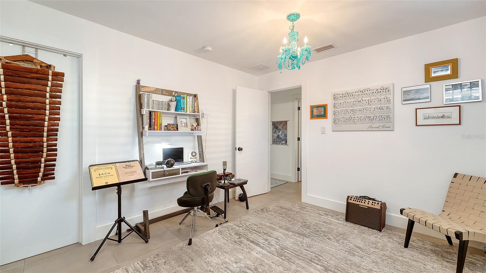 Listing photo id 26 for 37 Sunset Drive 44