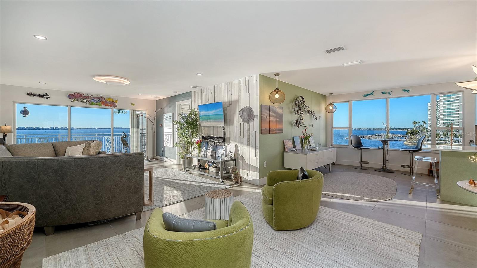 Listing photo id 7 for 37 Sunset Drive 44