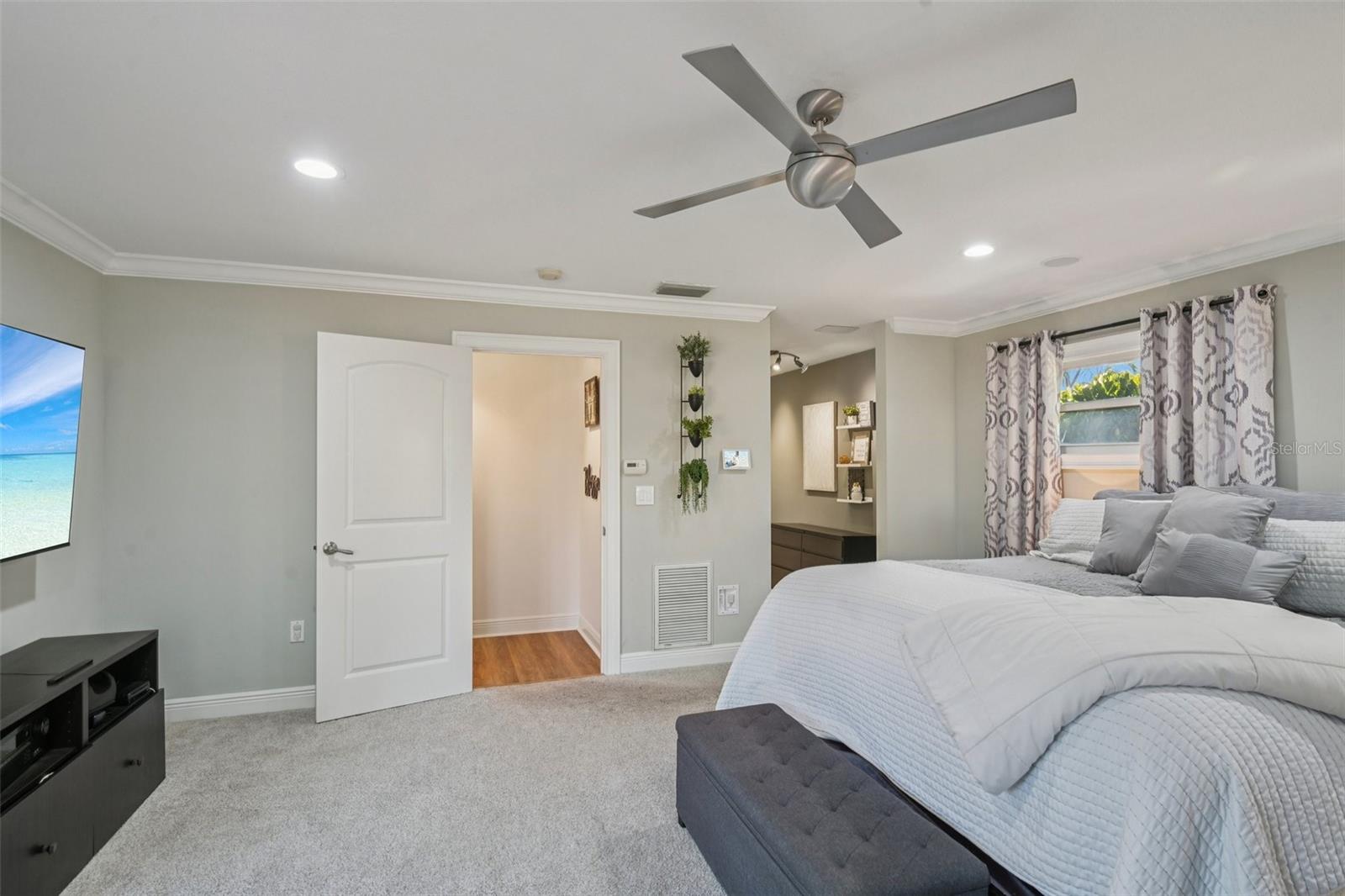 Image 22 of 47 For 1008 80th Street Nw