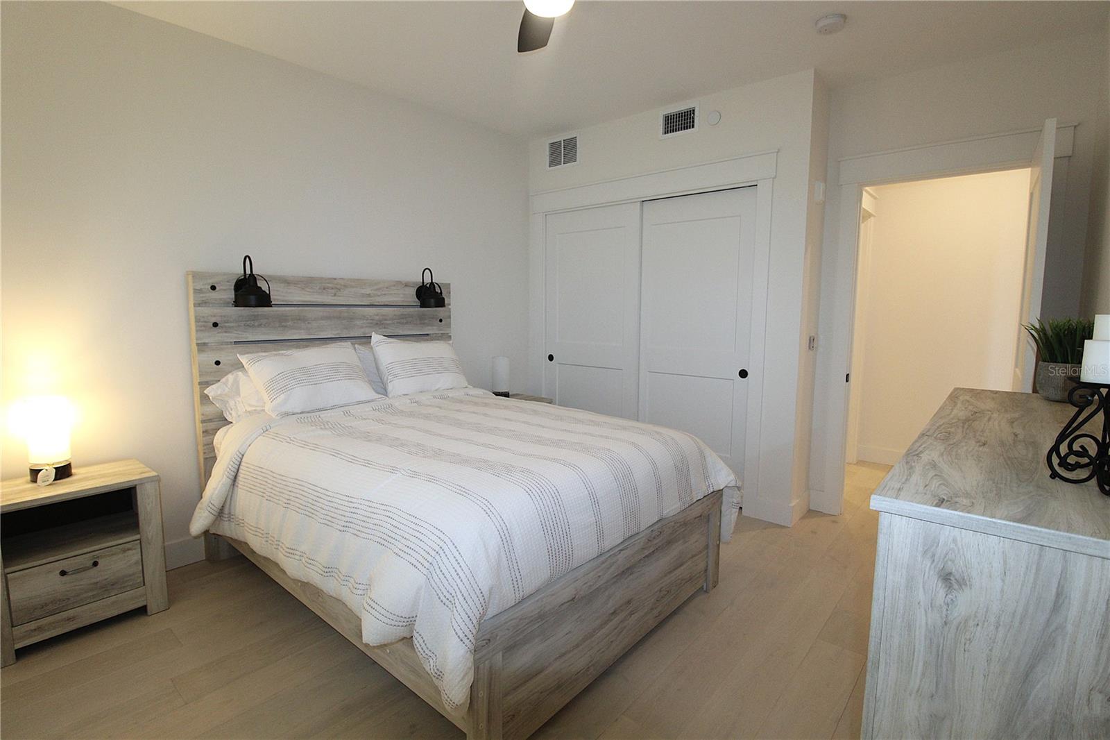 Image 15 of 35 For 280 Hidden Bay Drive 202