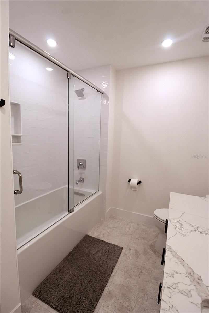 Image 17 of 35 For 280 Hidden Bay Drive 202