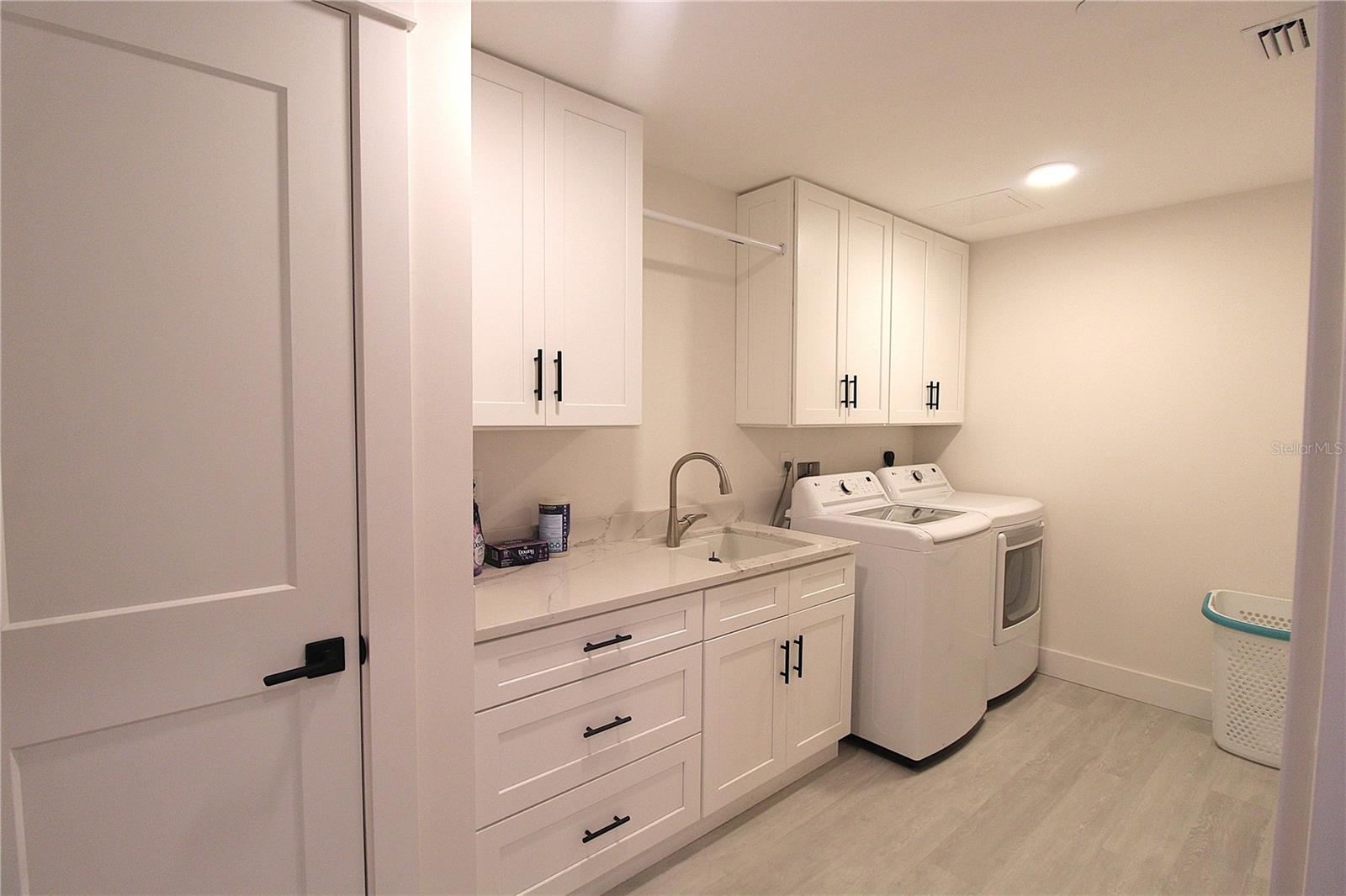 Image 19 of 35 For 280 Hidden Bay Drive 202