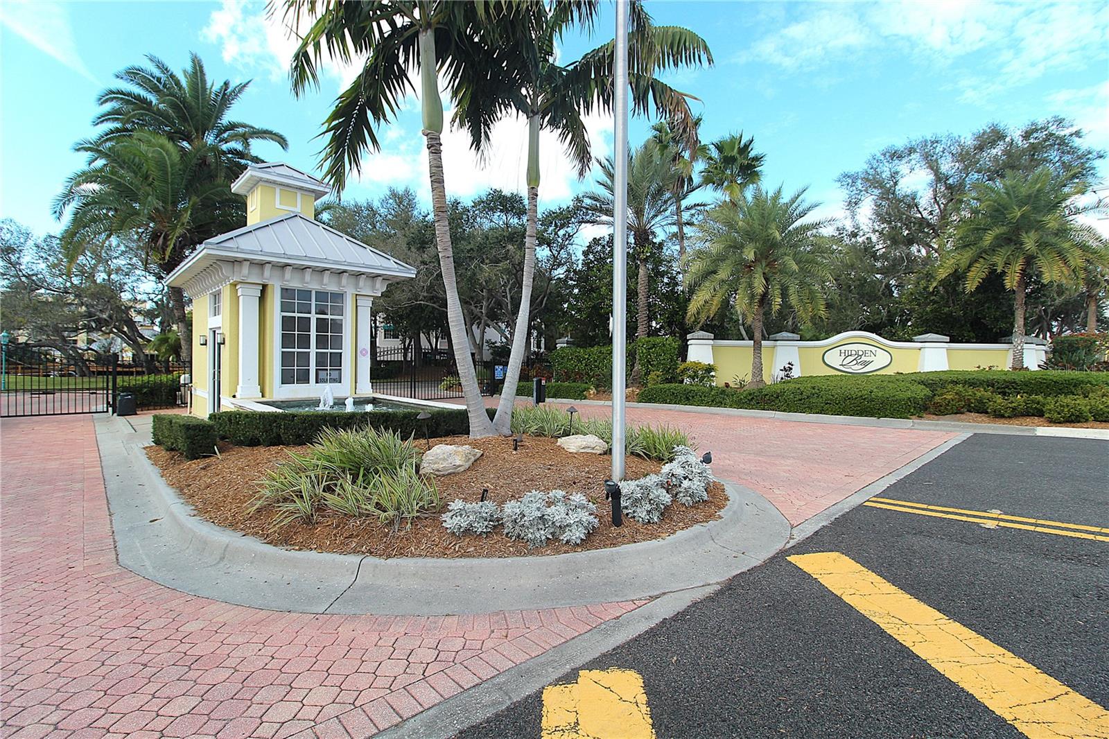 Image 24 of 35 For 280 Hidden Bay Drive 202