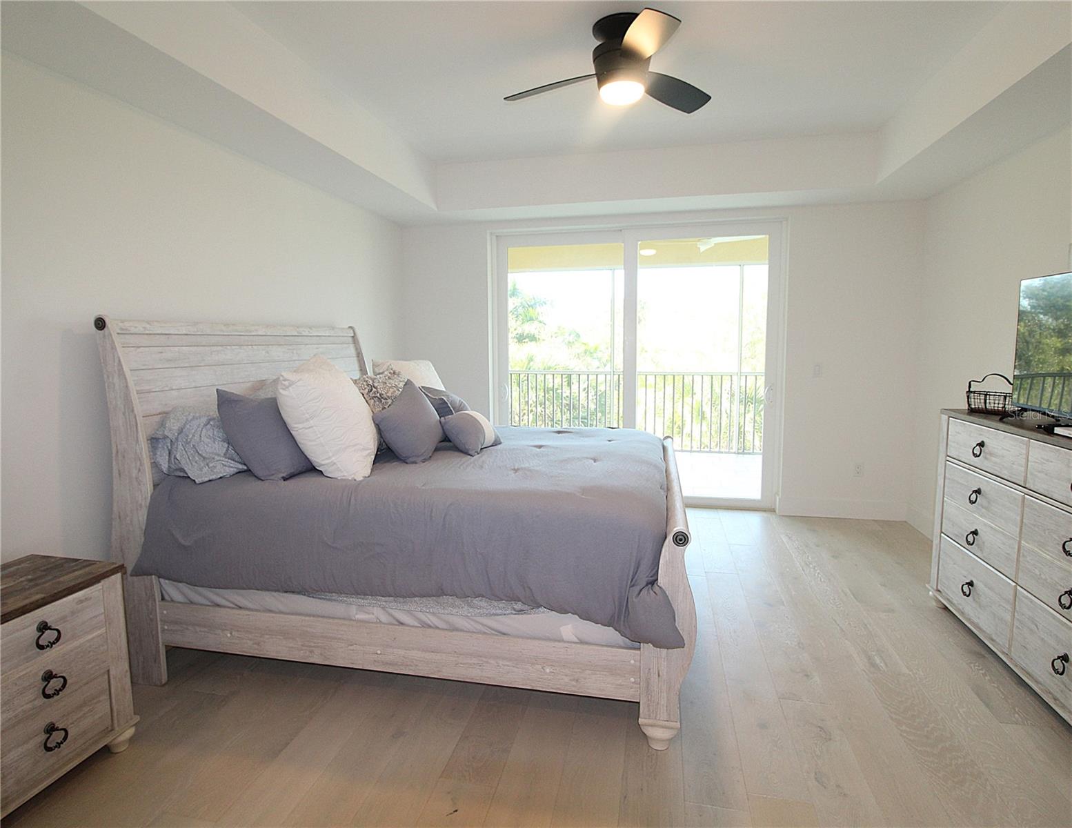 Image 9 of 35 For 280 Hidden Bay Drive 202