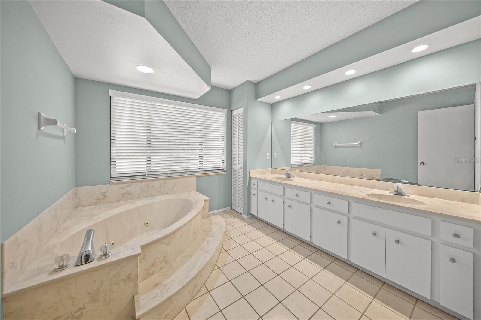 Image 19 of 27 For 352 Ardenwood Drive