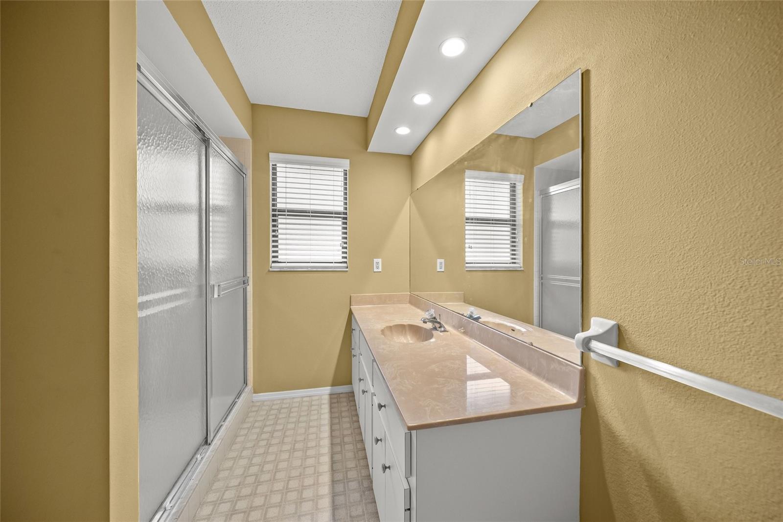 Image 22 of 27 For 352 Ardenwood Drive