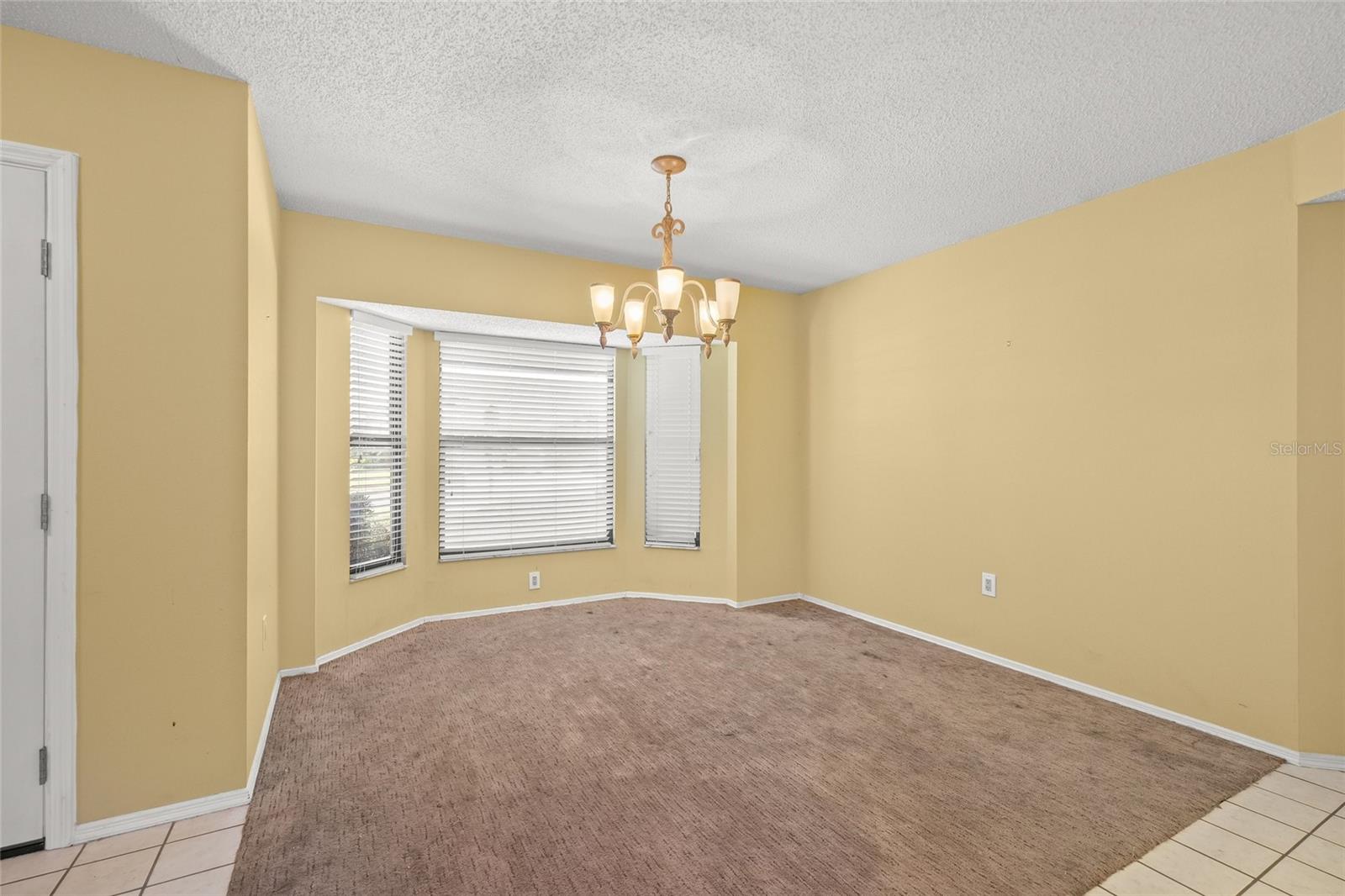 Image 6 of 27 For 352 Ardenwood Drive