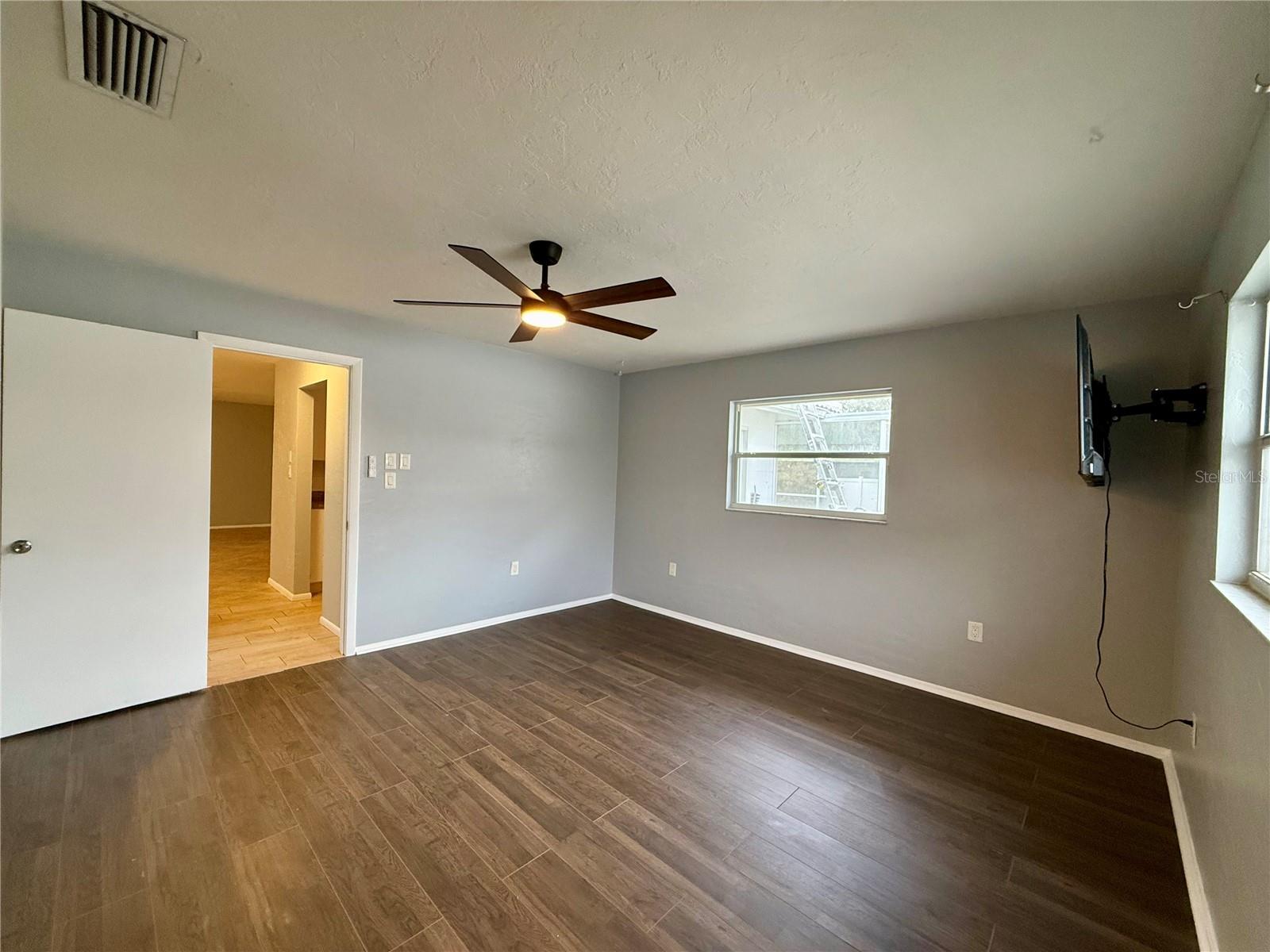 Image 14 of 21 For 2328 Cass Street