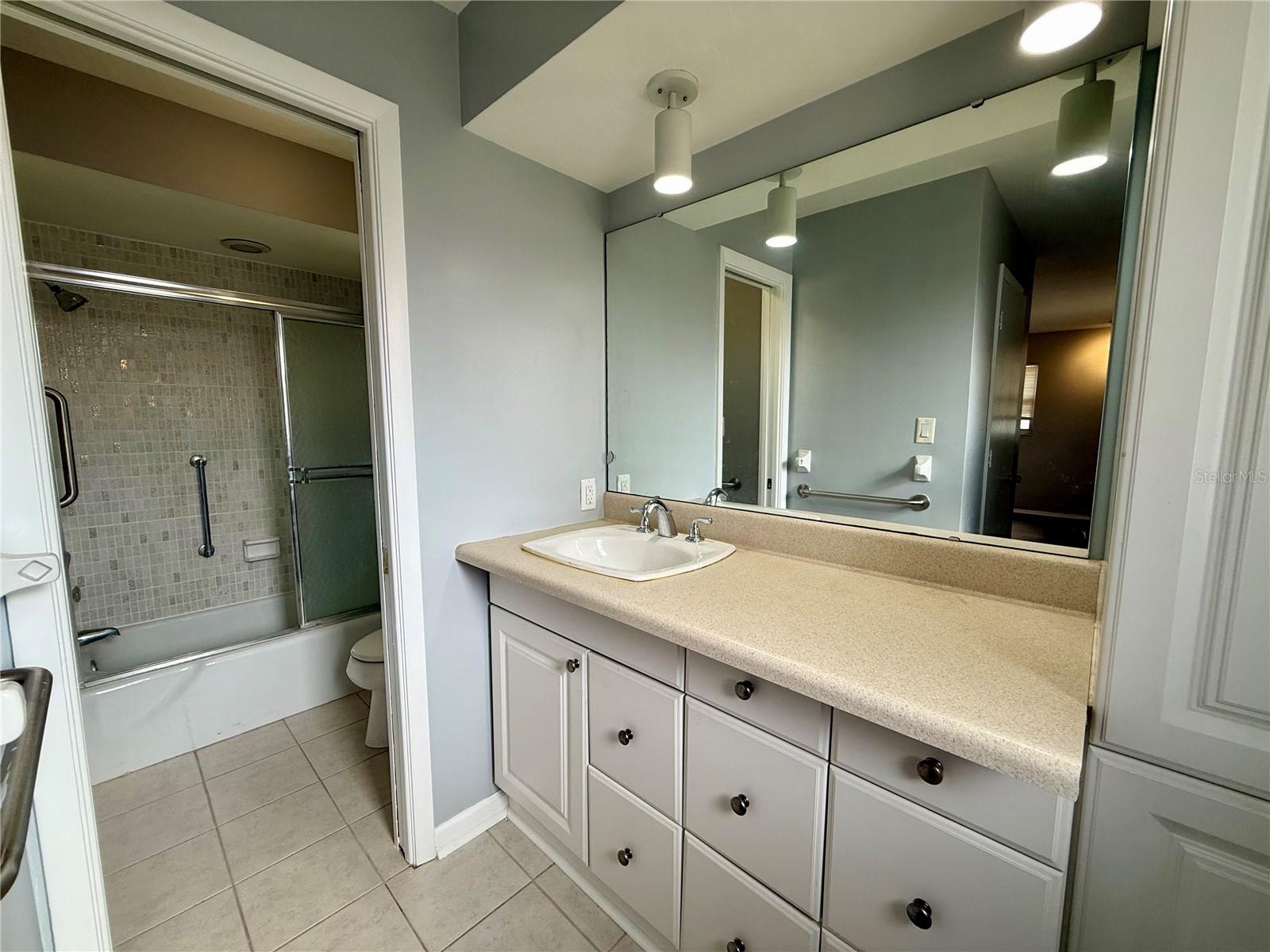 Image 19 of 21 For 2328 Cass Street