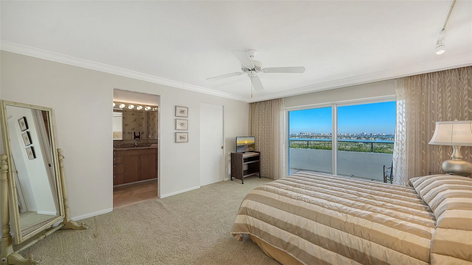 Image 16 of 63 For 1750 Benjamin Franklin Drive Ph-f