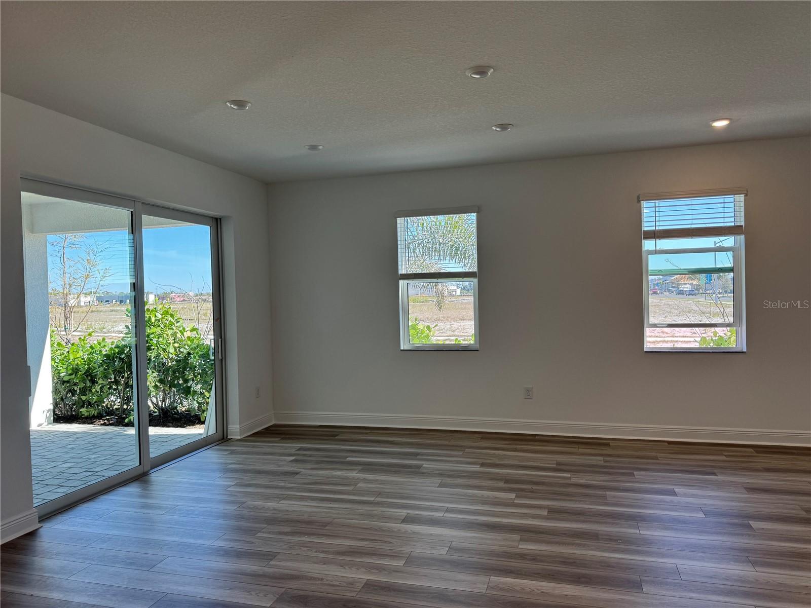 Image 10 of 41 For 8007 Seaflower Parkway