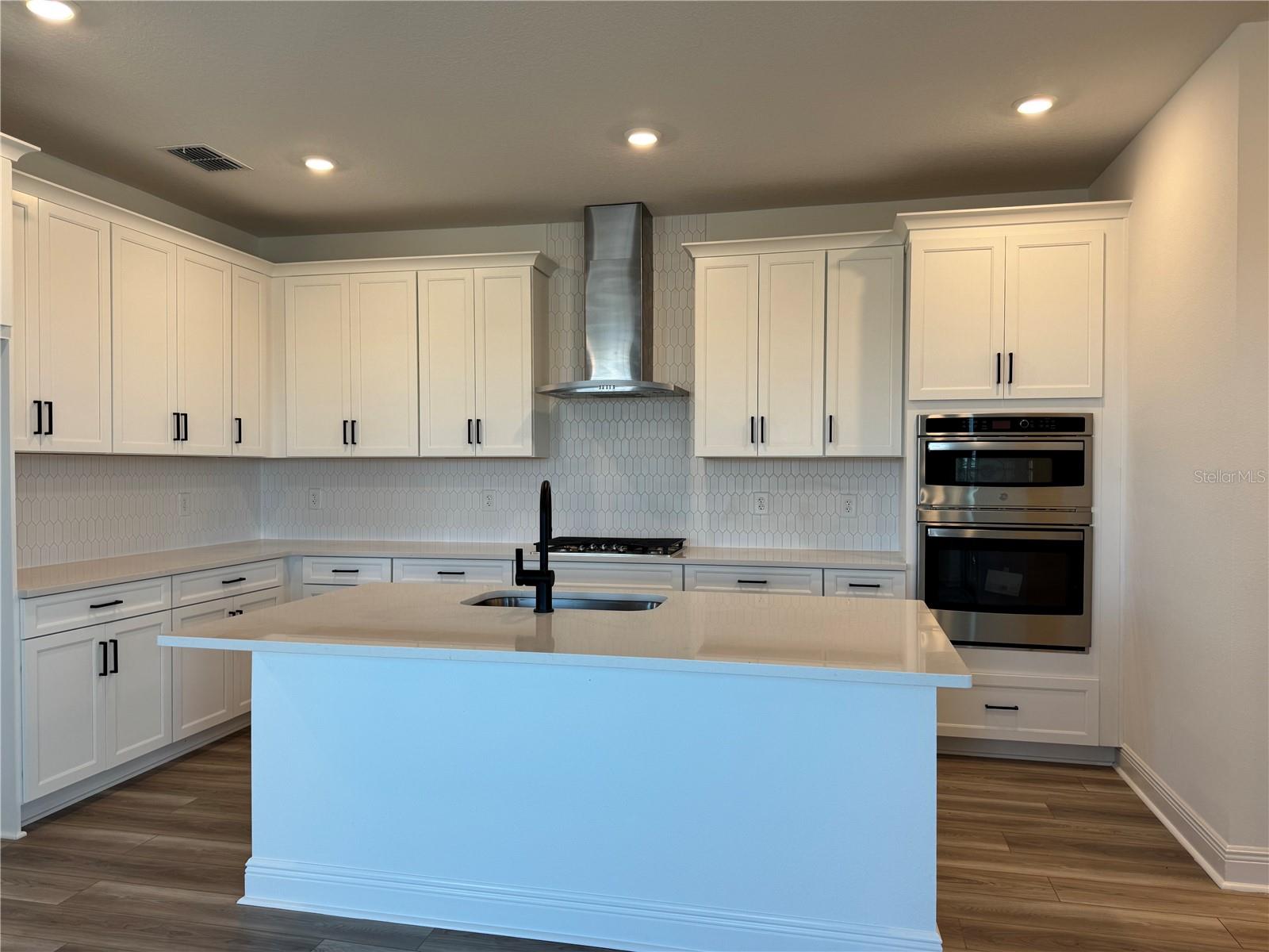 Image 2 of 41 For 8007 Seaflower Parkway