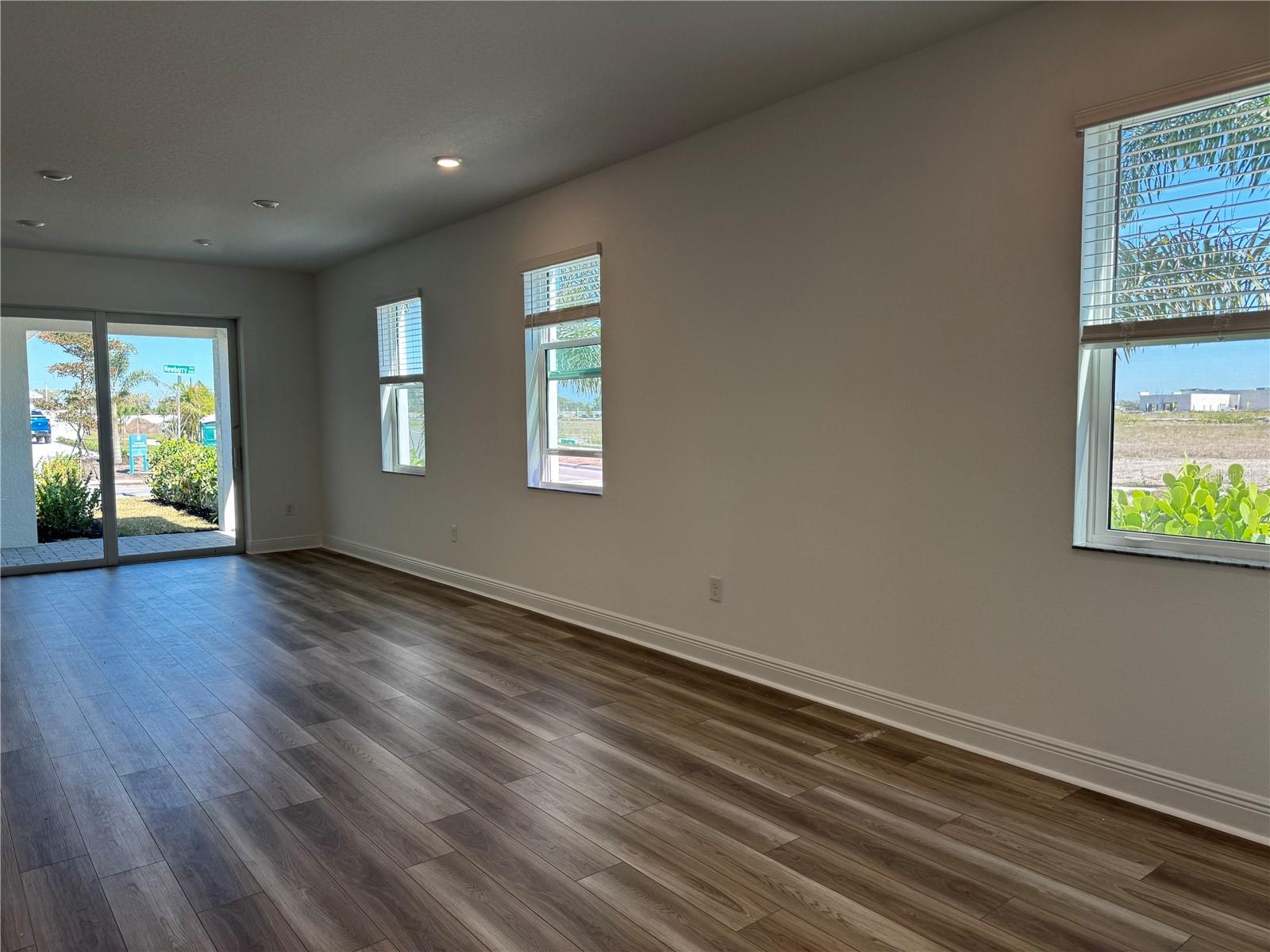 Image 7 of 41 For 8007 Seaflower Parkway