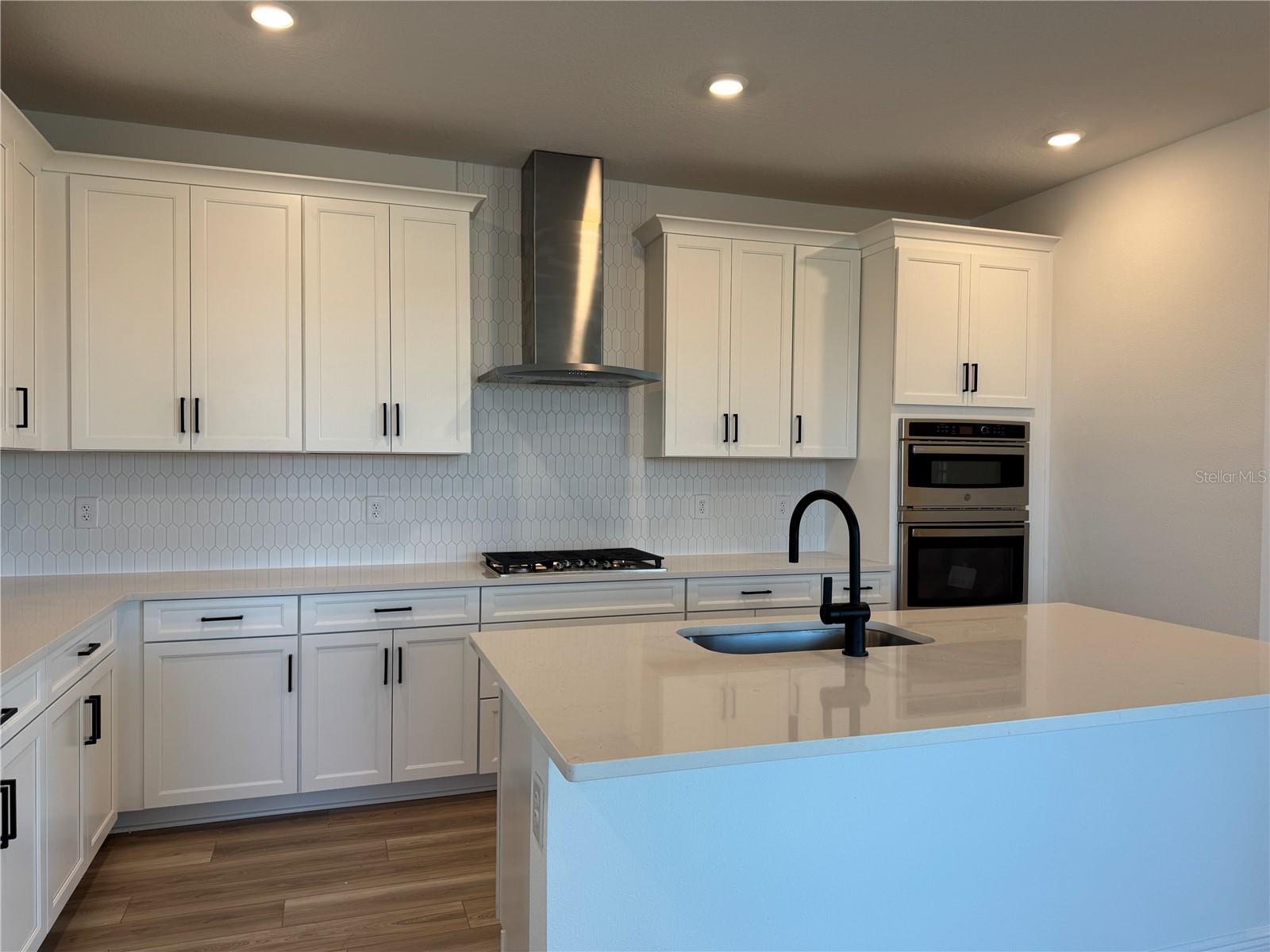 Image 8 of 41 For 8007 Seaflower Parkway