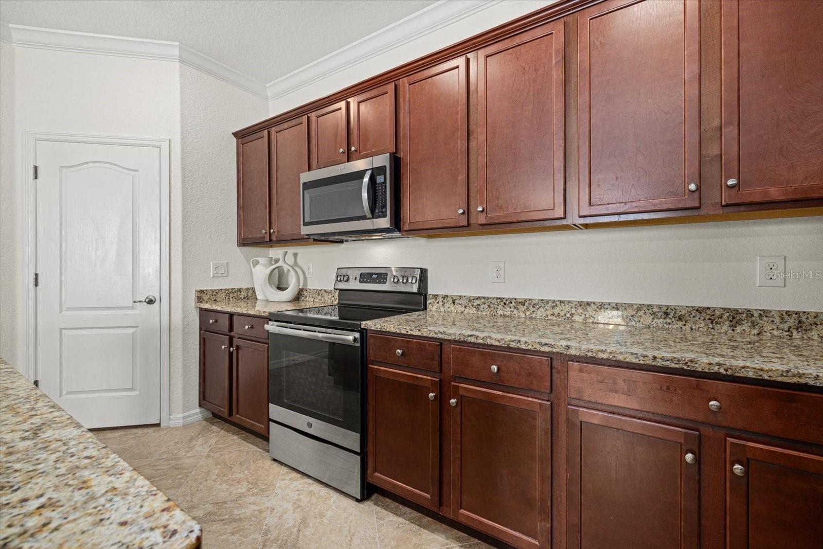 Image 15 of 43 For 707 Fire Bush Court